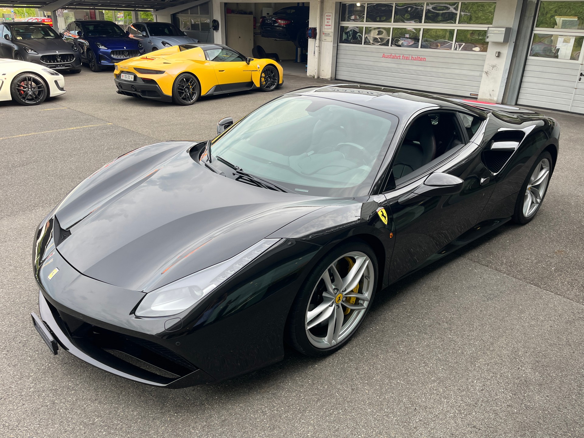 FERRARI 488 GTB-image-6