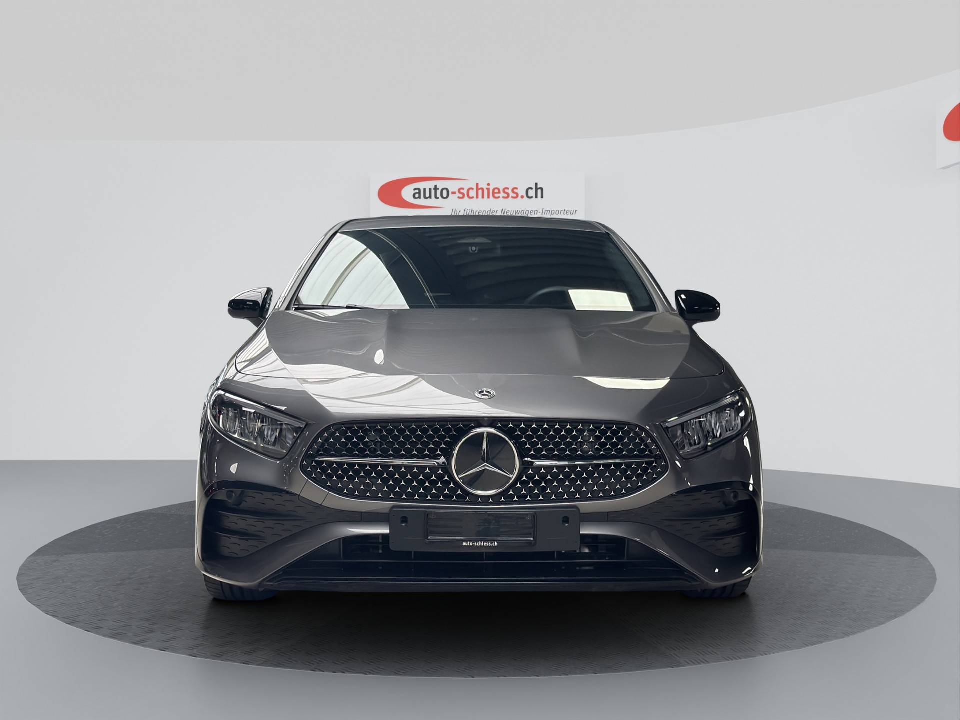 MERCEDES-BENZ A 200 7G-DCT AMG Line Night-showroom-element-1