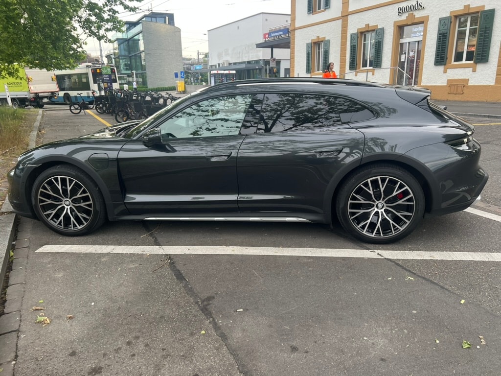 PORSCHE 4S-image-4