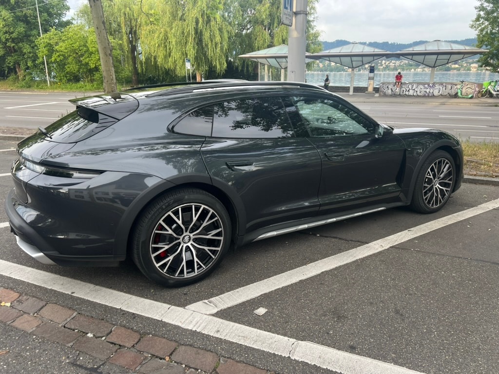 PORSCHE 4S-image-1