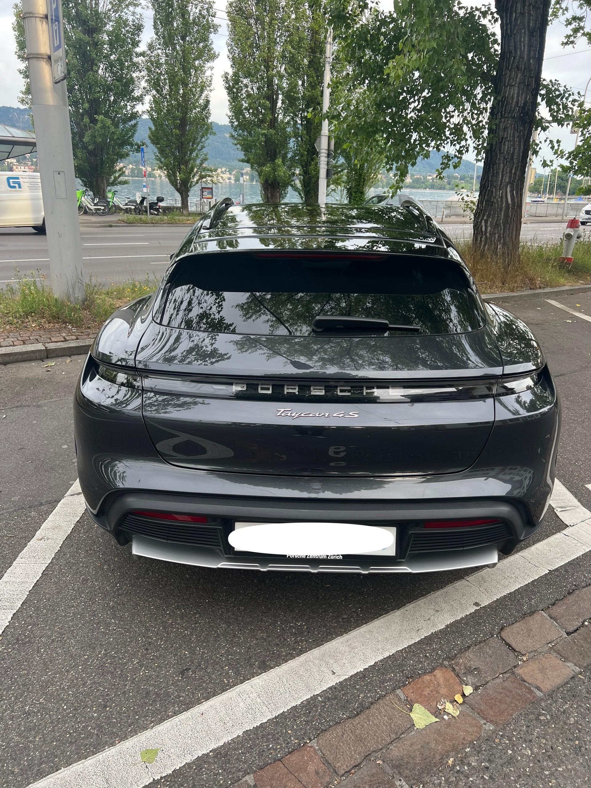 PORSCHE 4S-image-6