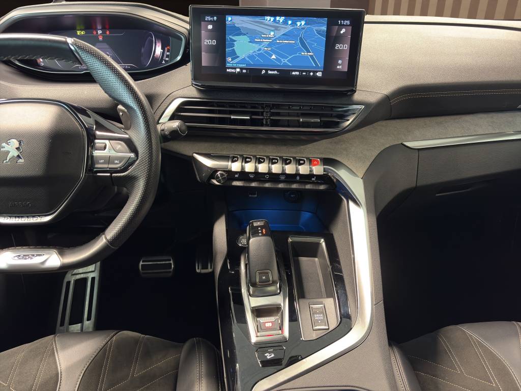 PEUGEOT 5008 1.6 Pure Tech GT Pack EAT8-image-13