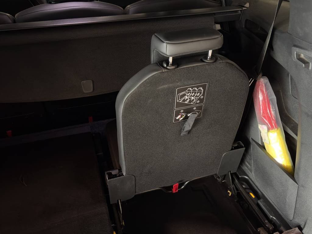PEUGEOT 5008 1.6 Pure Tech GT Pack EAT8-image-15