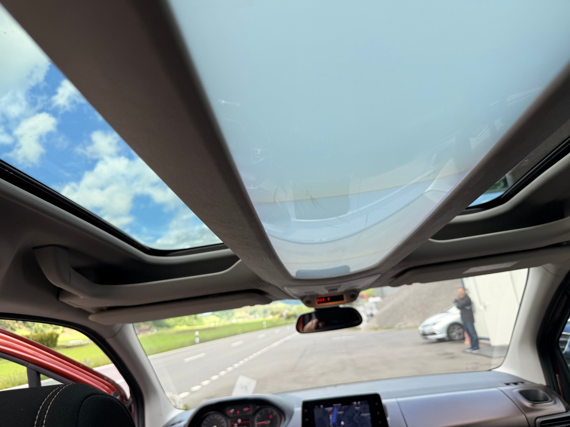 PEUGEOT RIFTER-image-13