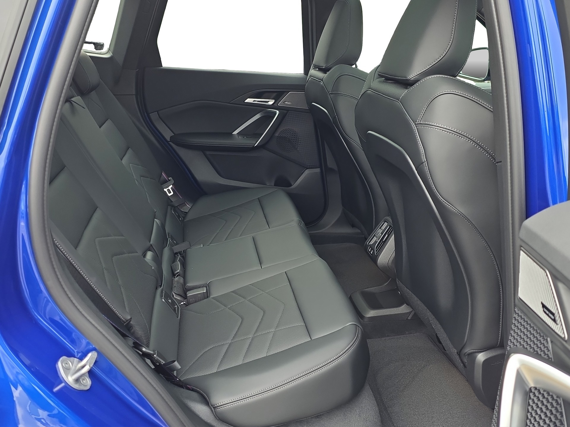 BMW iX1 xDrive 30 M Sport Pro-image-18