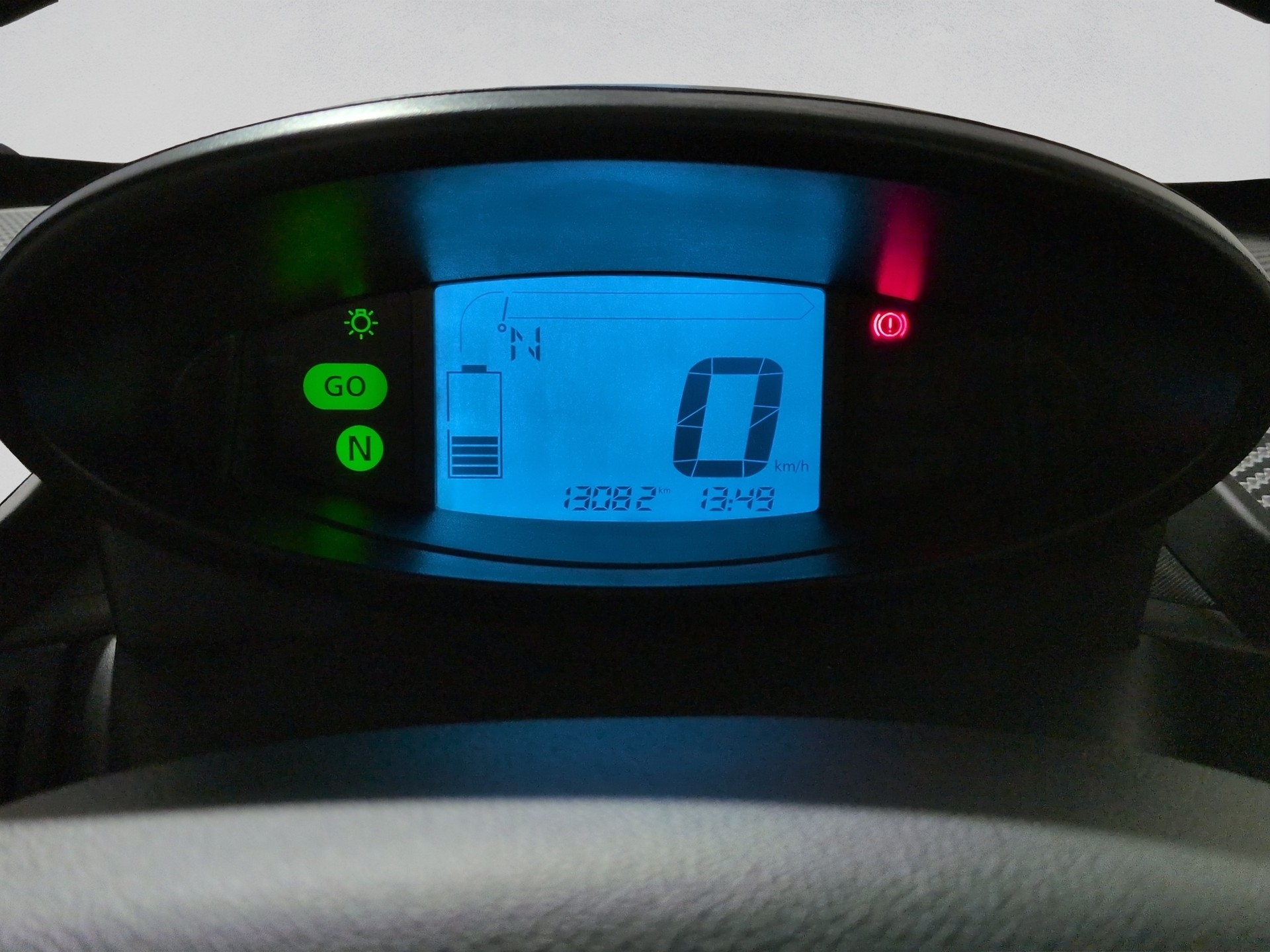 RENAULT Twizy Z.E. FP Intens Blue (incl. Battery)-image-10