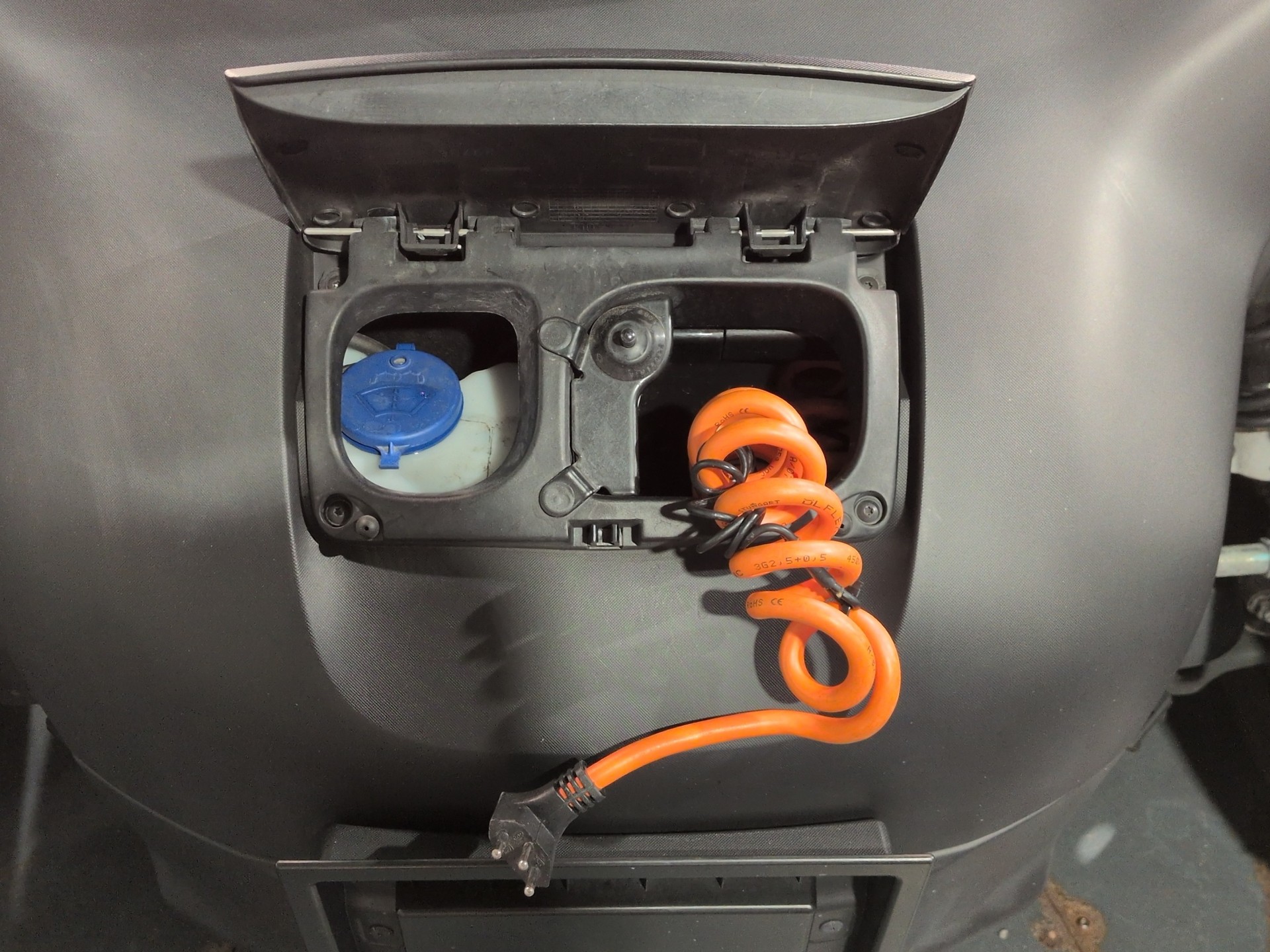 RENAULT Twizy Z.E. FP Intens Blue (incl. Battery)-image-15