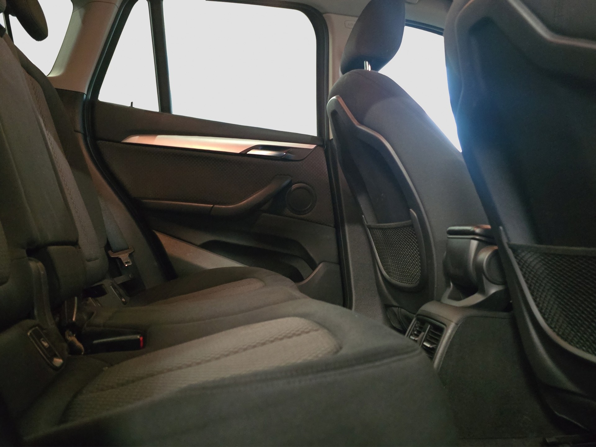 BMW X1 xDrive 18d Steptronic-image-13