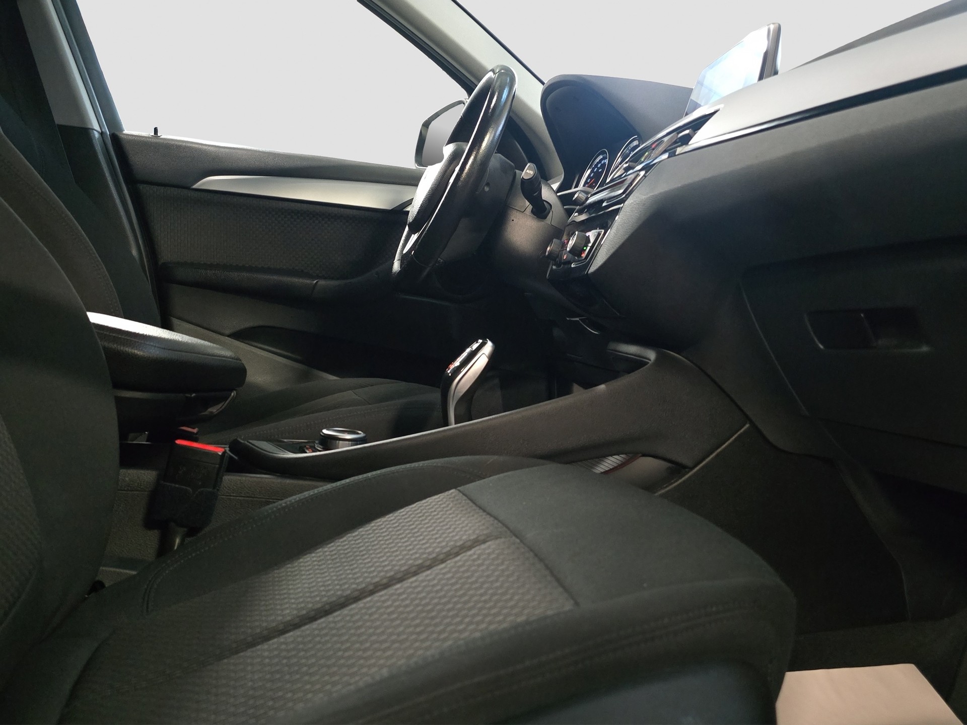 BMW X1 xDrive 18d Steptronic-image-12