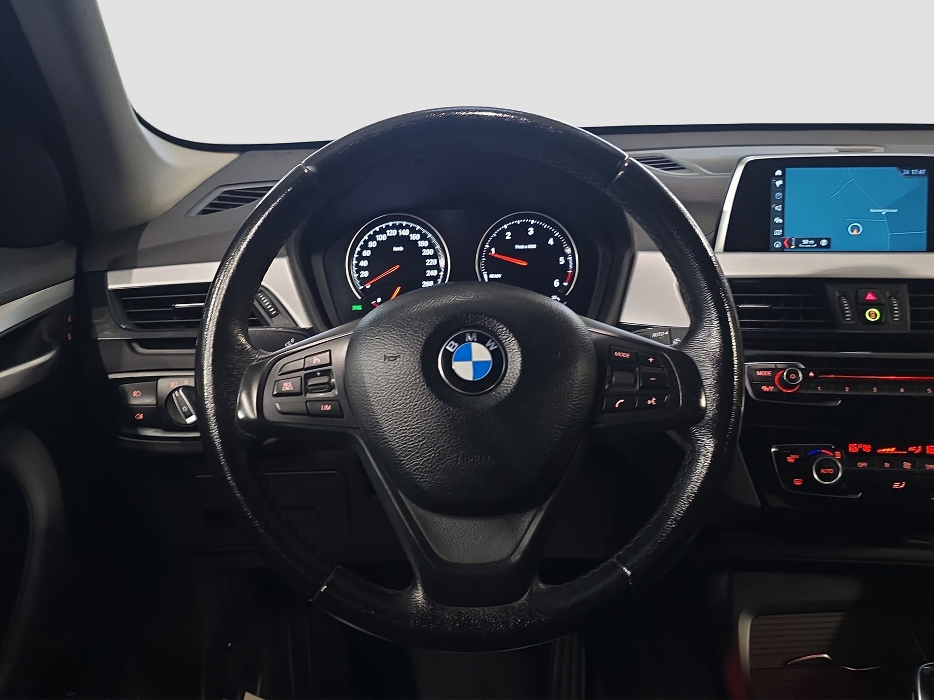 BMW X1 xDrive 18d Steptronic-image-11