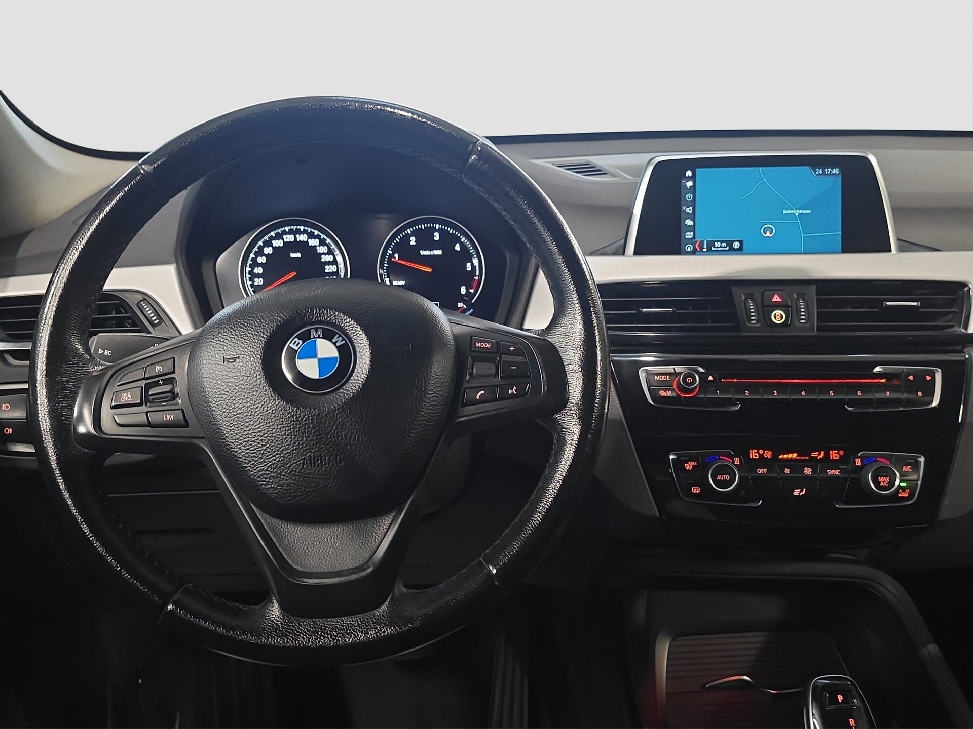 BMW X1 xDrive 18d Steptronic-image-10