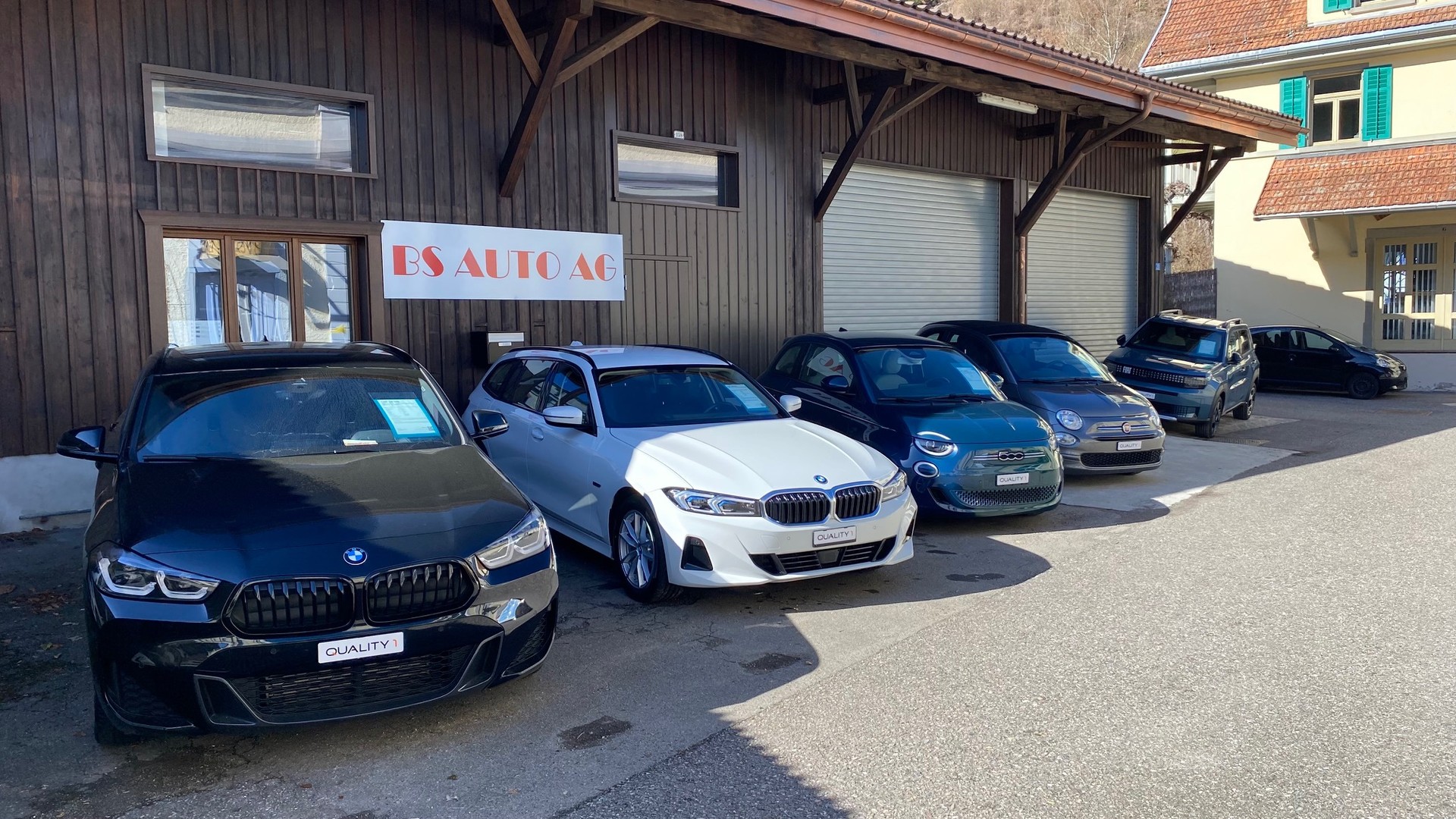 BMW 330e x DriveTouring Steptronic-image-11