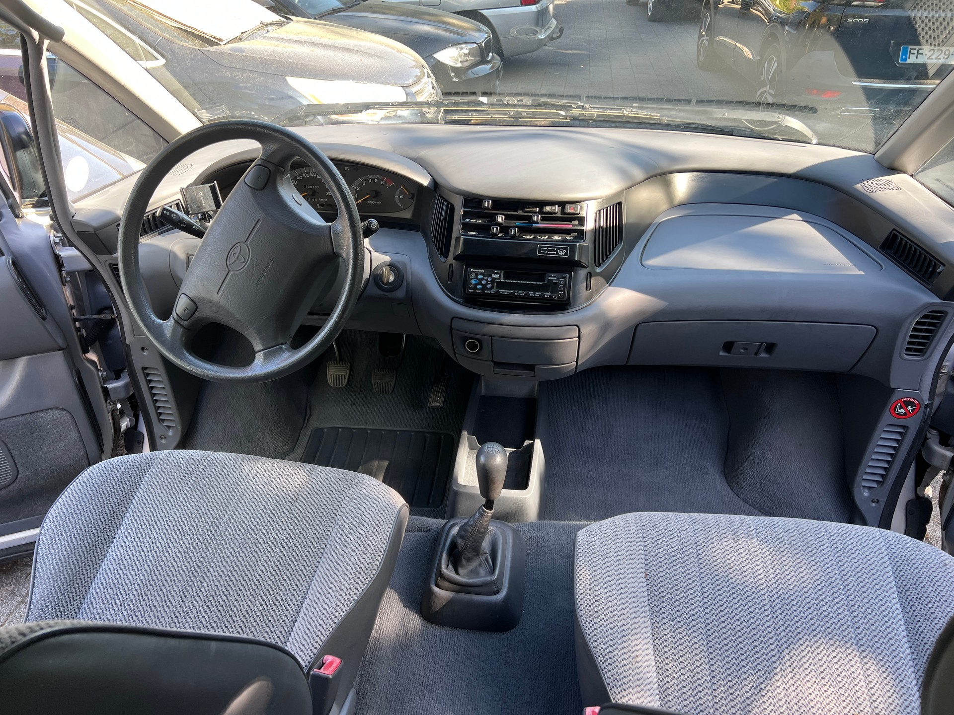 TOYOTA Previa XE 4x4-image-4
