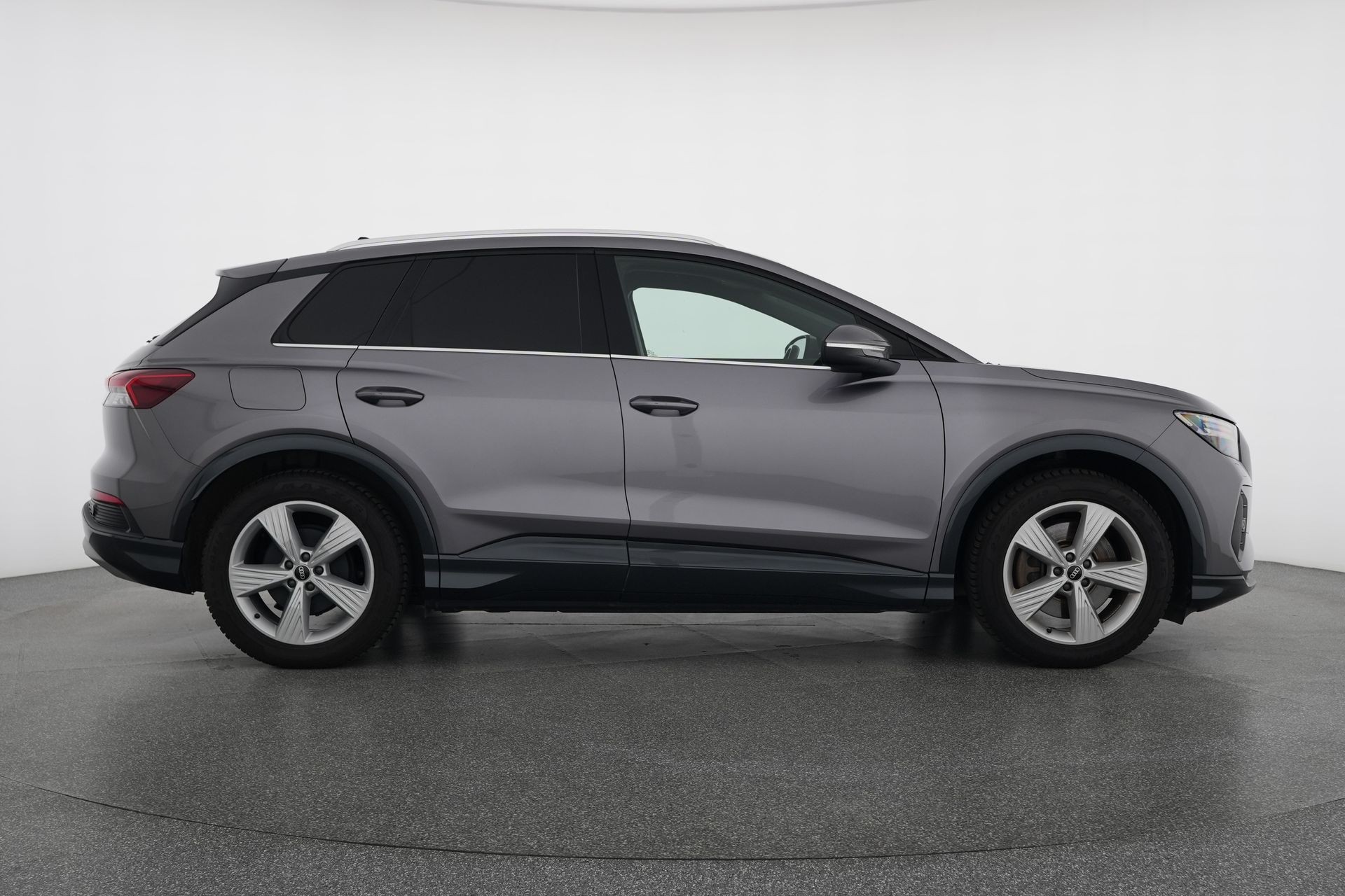 AUDI Q4 e-tron 50 quattro-image-6