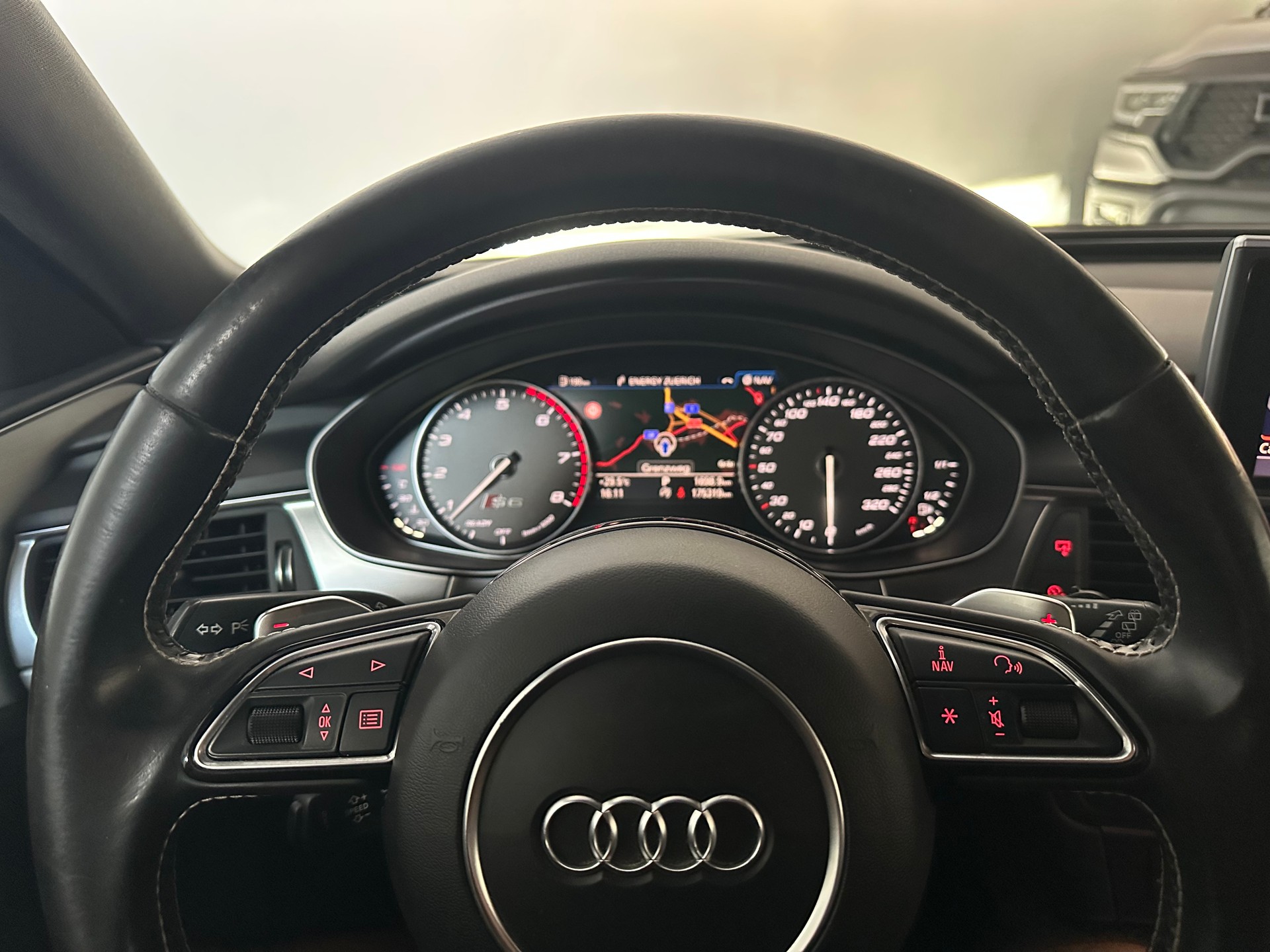 AUDI S6 Avant 4.0 TFSI V8 quattro S-tronic-image-5