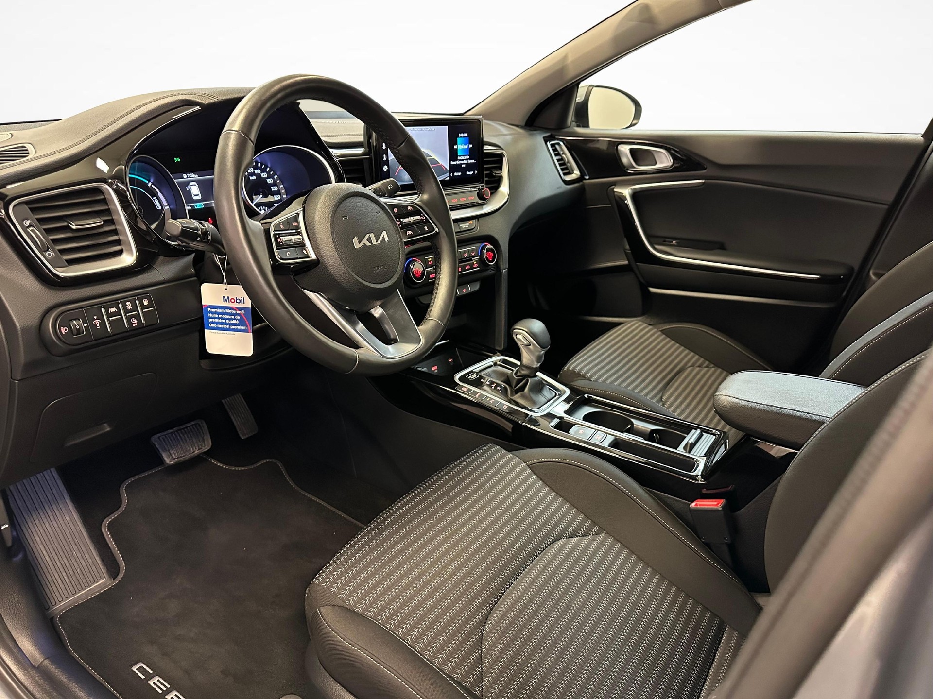 KIA Ceed SW 1.6 GDi Plug-in Hybrid Power-showroom-element-3