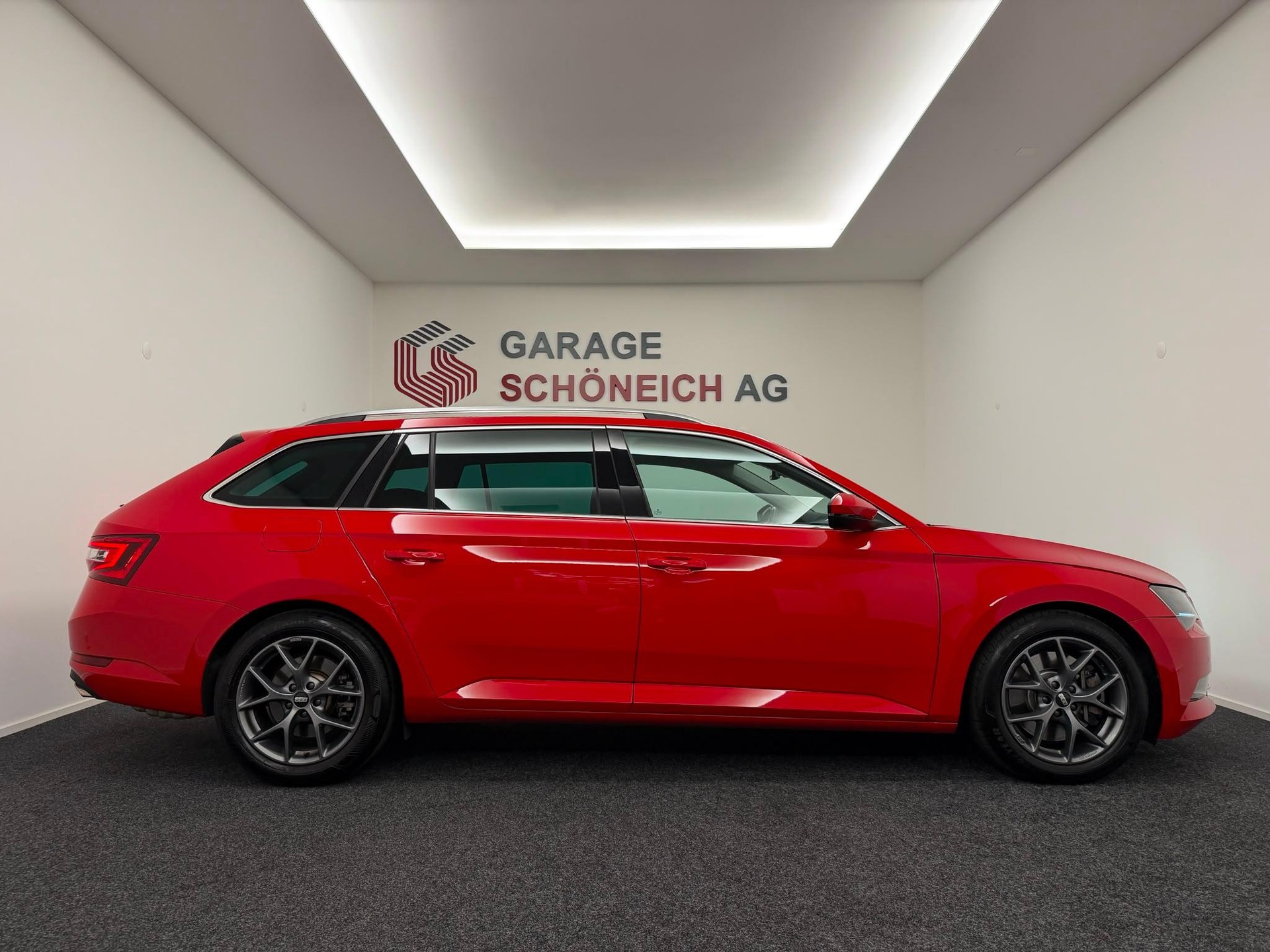 SKODA Superb Combi 2.0 TSI 280 Style 4x4 DSG-showroom-element-3