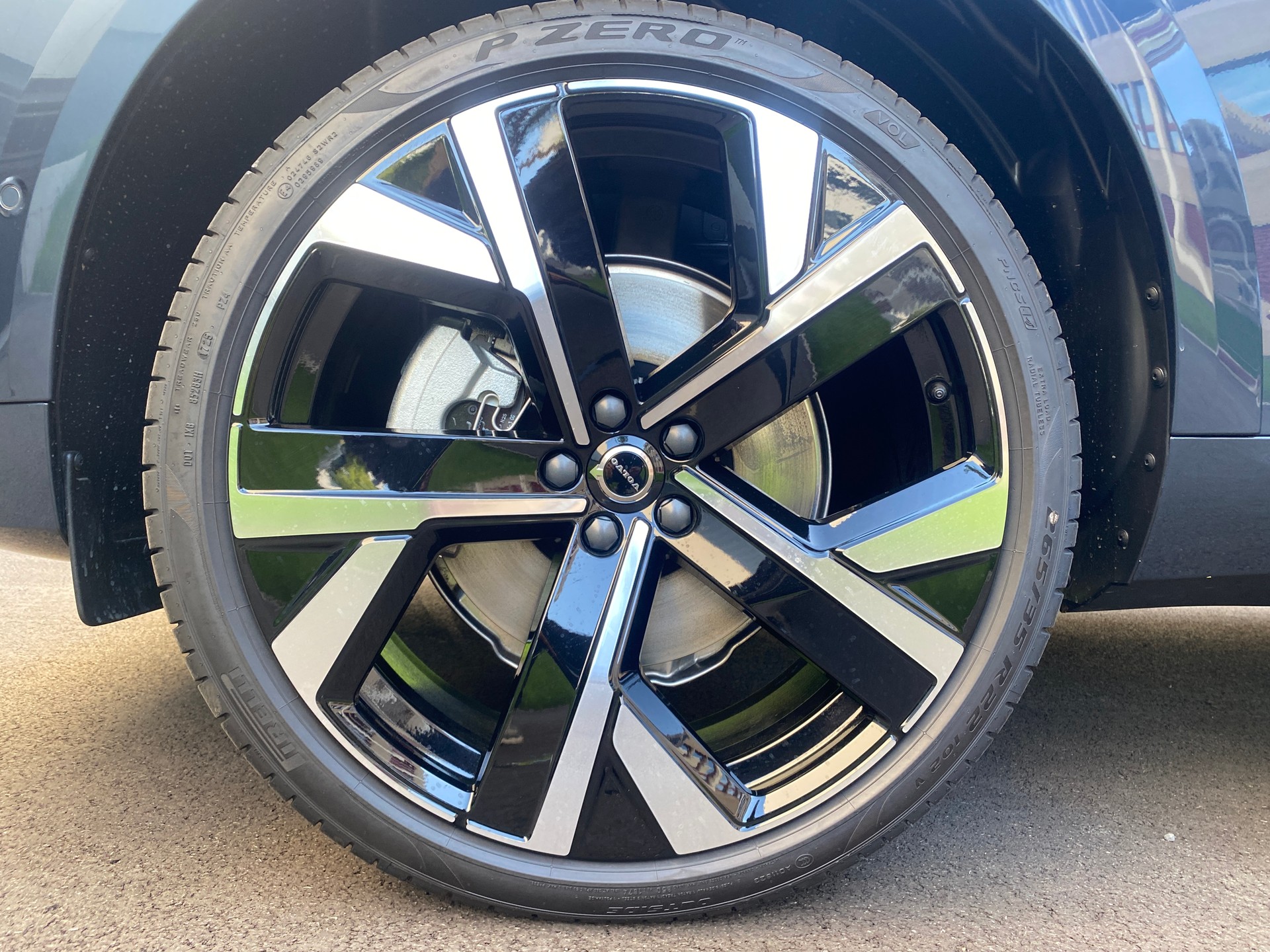 VOLVO XC60 2.0 T6 TE Black Edition eAWD-image-16