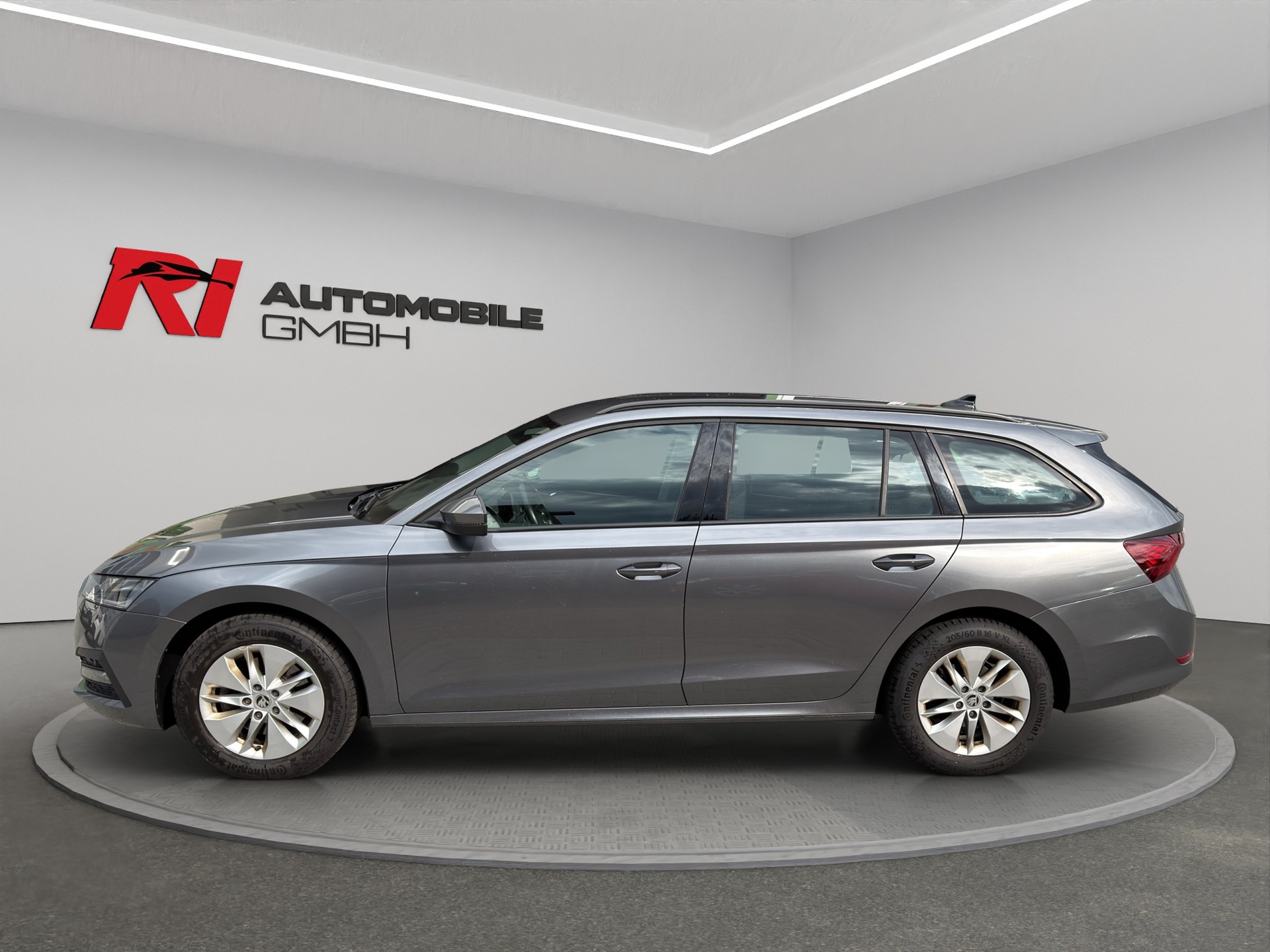 SKODA Octavia Combi 2.0 TDI DSG Ambition 4x4-showroom-element-2