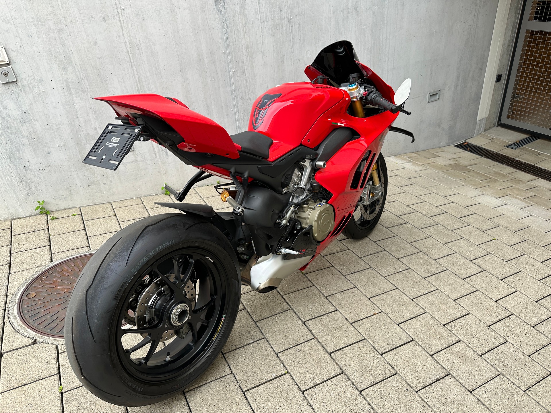 DUCATI Panigale V4 S-image-2