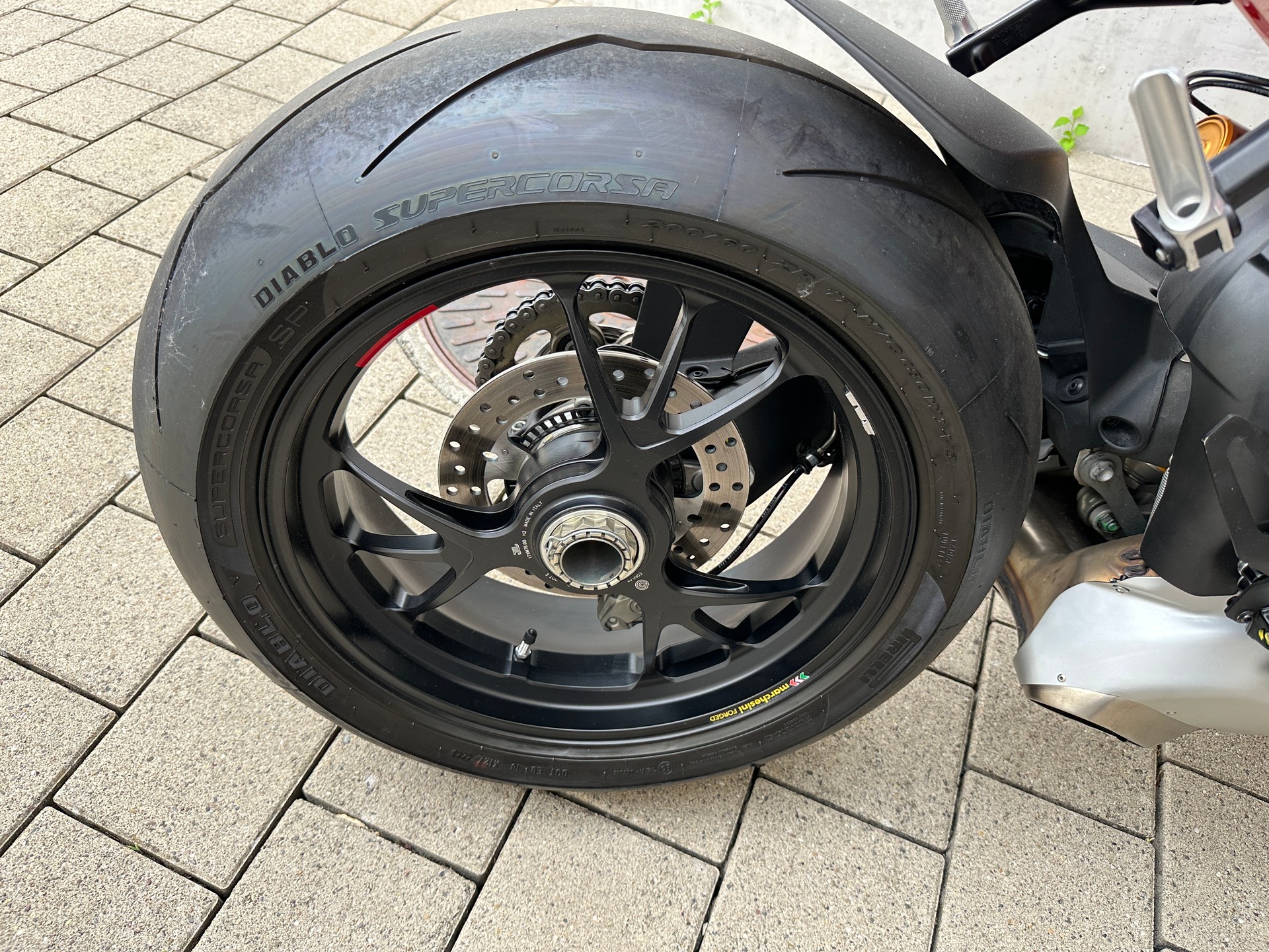 DUCATI Panigale V4 S-image-10