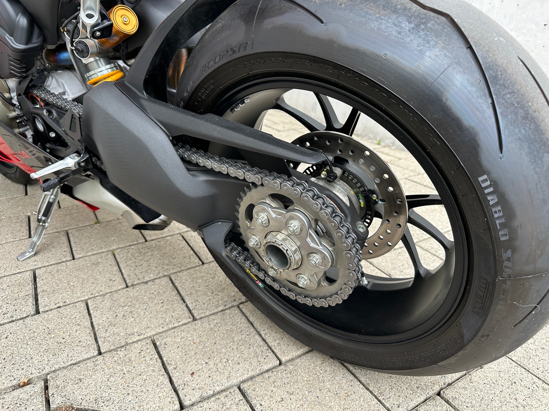 DUCATI Panigale V4 S-image-7
