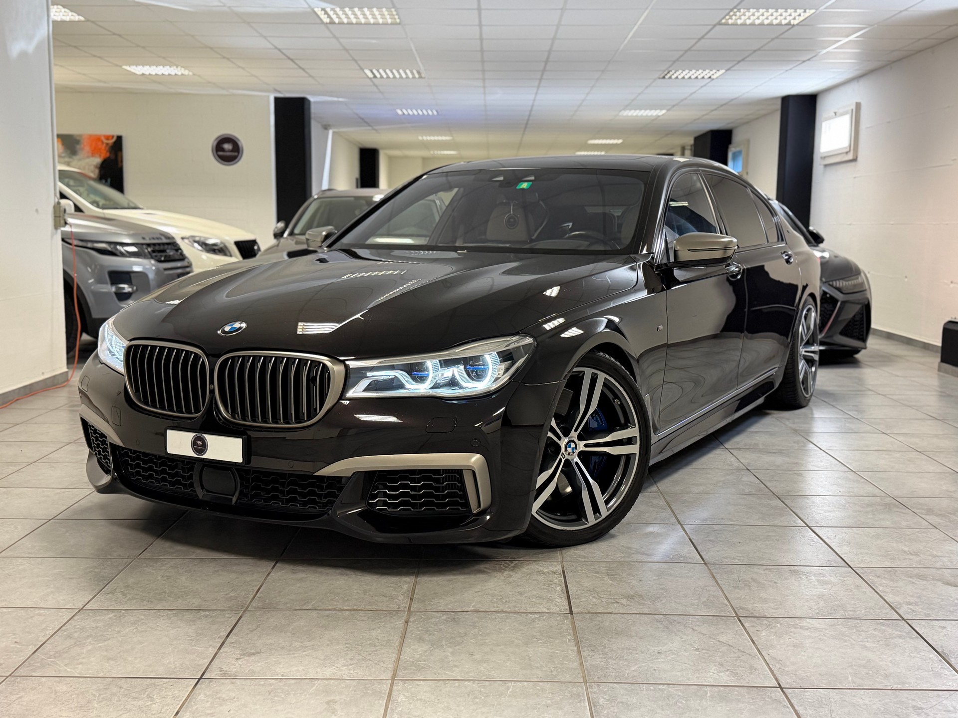BMW M760Li xDrive Steptronic
