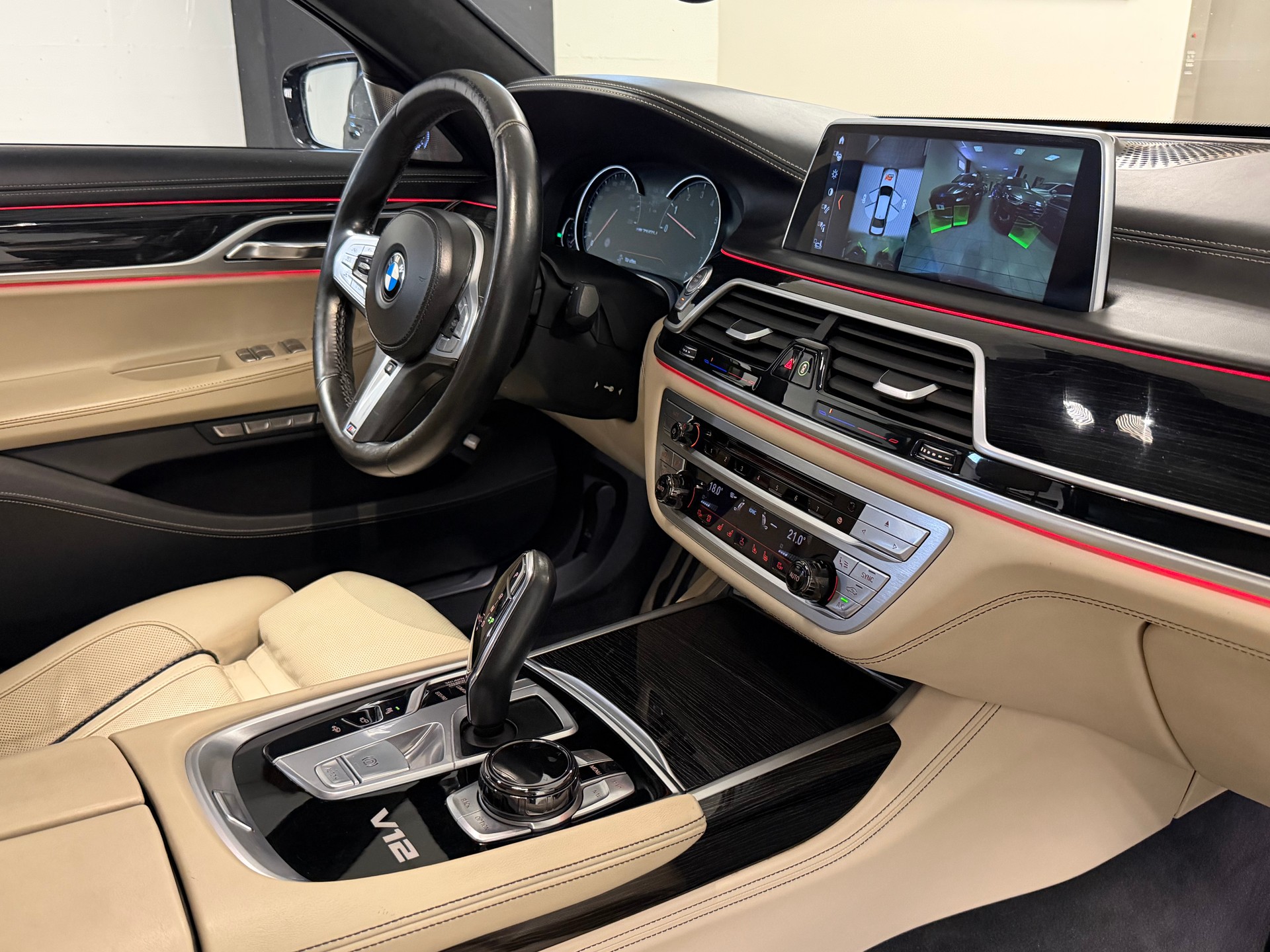 BMW M760Li xDrive Steptronic-image-22