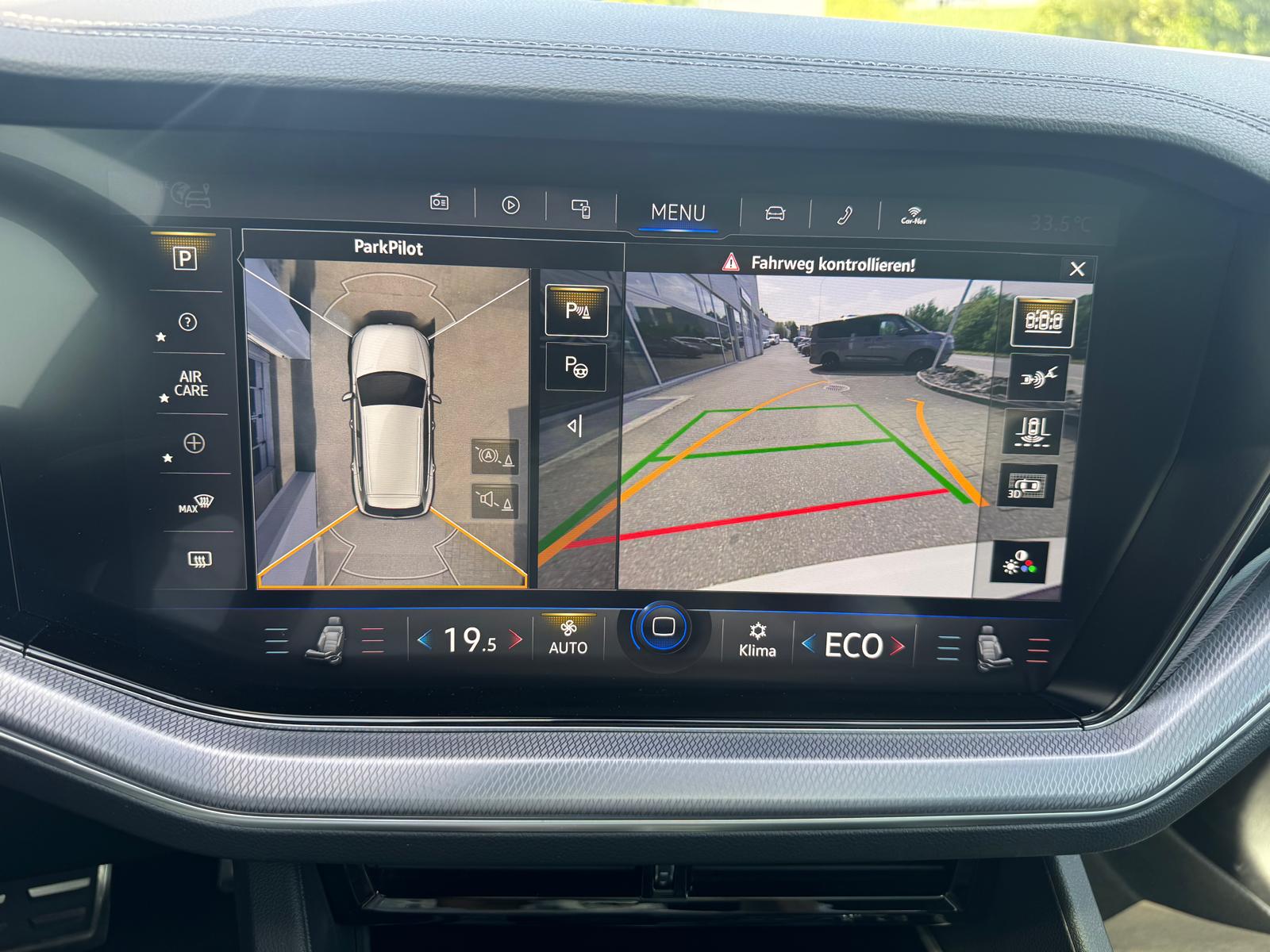 VW Touareg 3.0 TSI eHybrid R Tiptronic-image-13