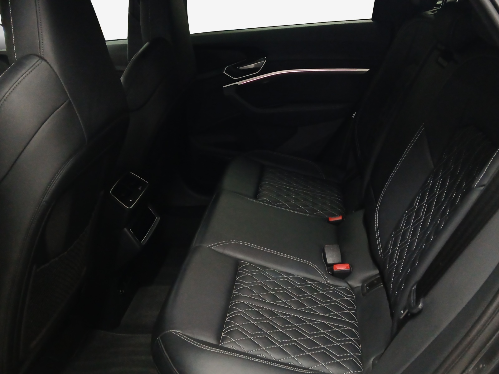 AUDI e-tron 55 Sportback S Line Black Edition quattro-image-11