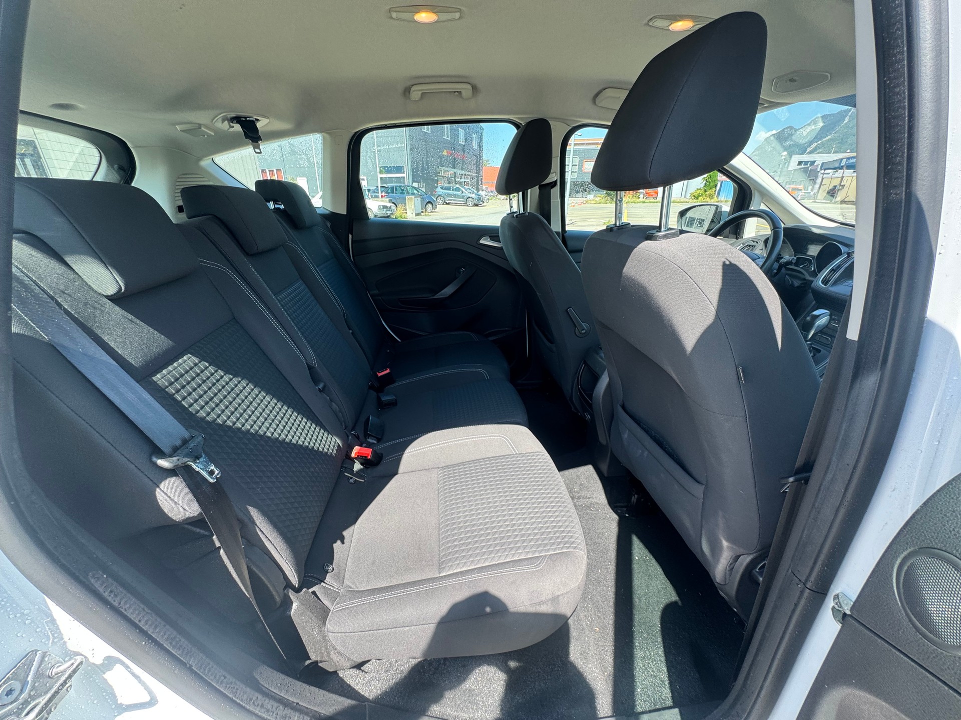 FORD C-Max 2.0 TDCi Titanium PowerShift-image-11