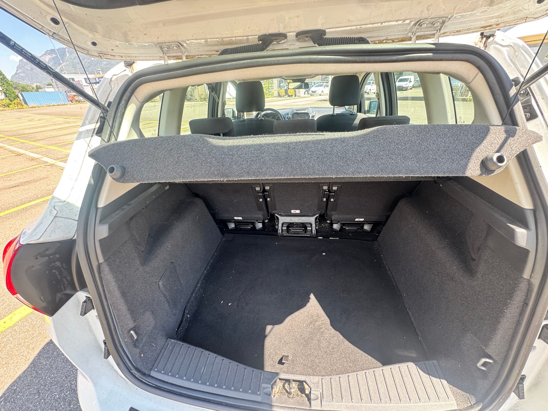 FORD C-Max 2.0 TDCi Titanium PowerShift-image-12