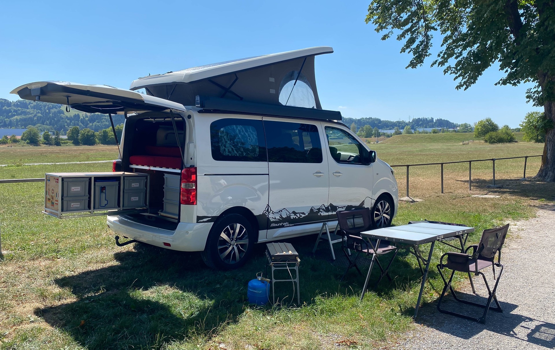 TOYOTA Firenze - Autarker Camper Van-image-2