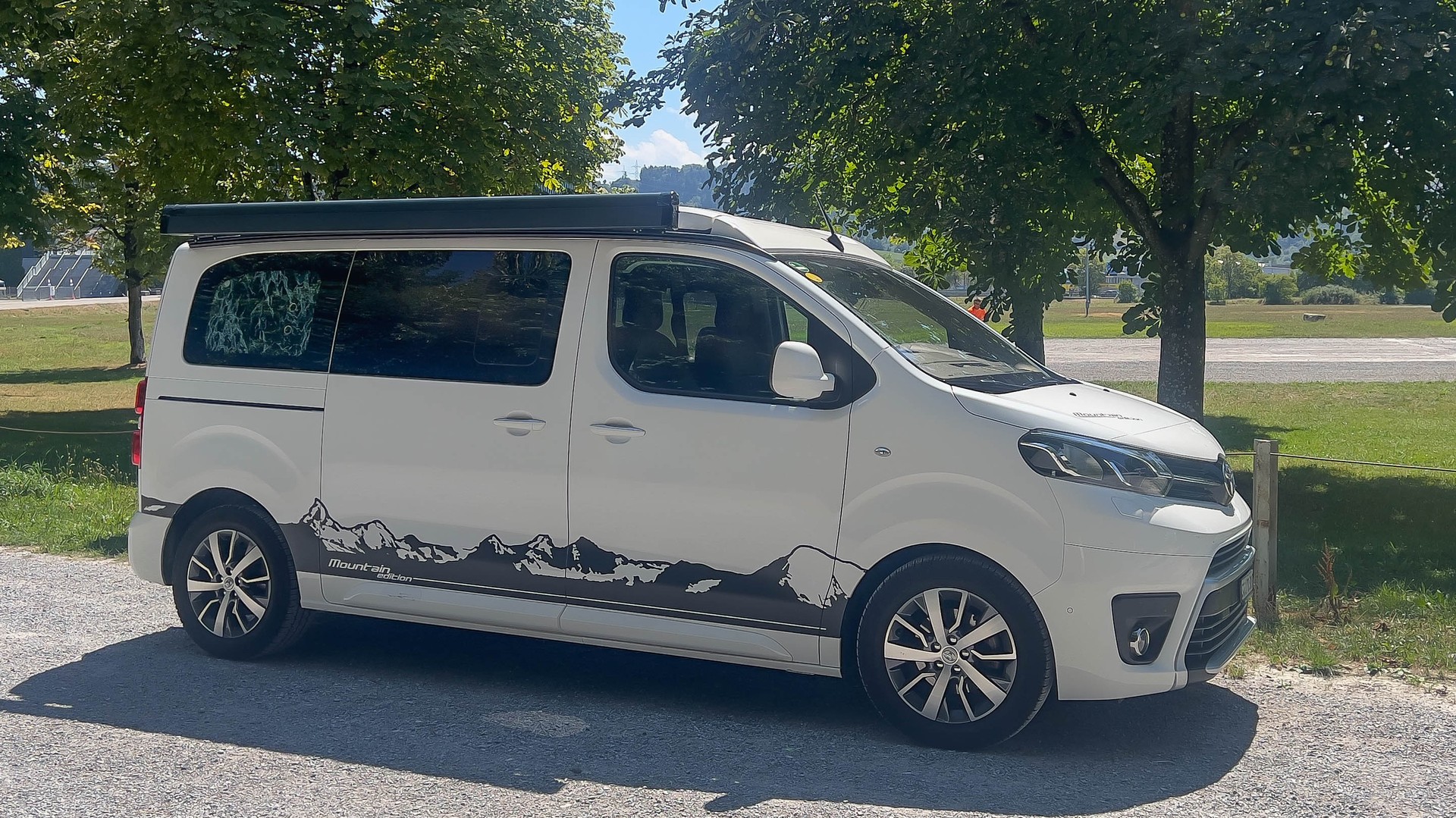 TOYOTA Firenze - Autarker Camper Van-image-1