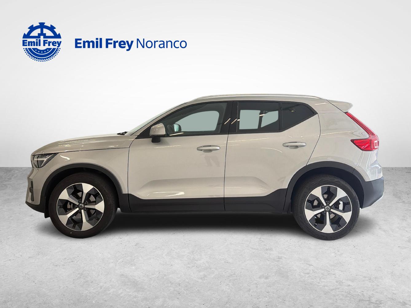 VOLVO XC40 1.5 T2 Core + Ruote invernali incluse-showroom-element-1