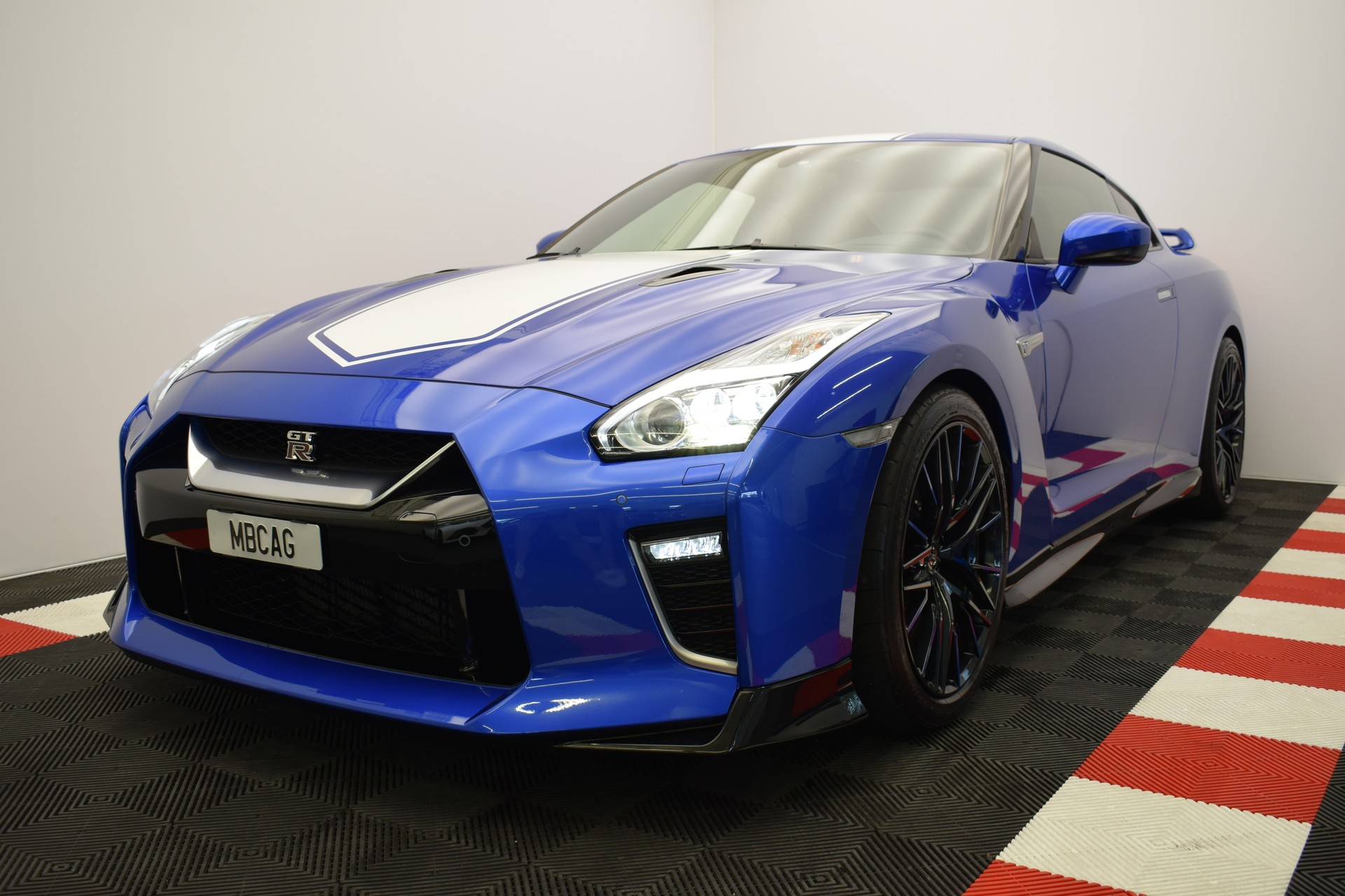 NISSAN GT-R 3.8 V6 Biturbo 50th Anniversary "Bayside Blue"-showroom-element-1