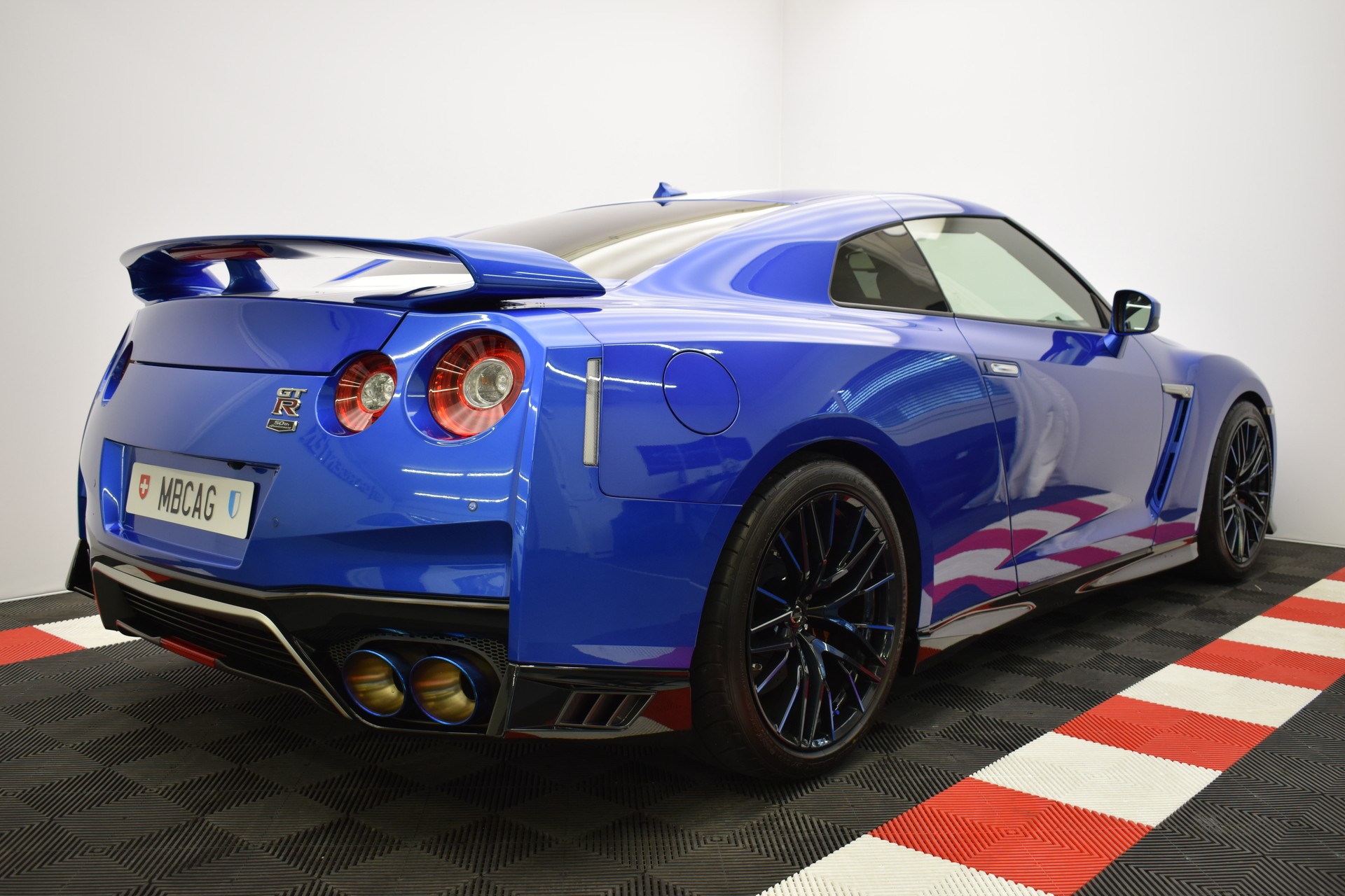 NISSAN GT-R 3.8 V6 Biturbo 50th Anniversary "Bayside Blue"-image-17