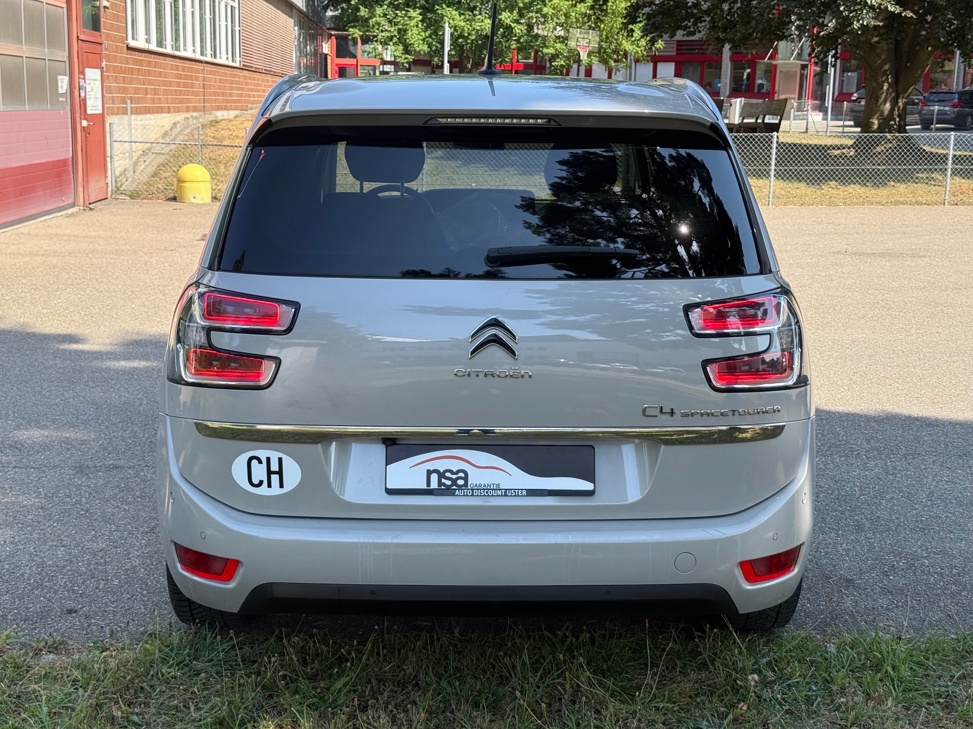 CITROEN C4 Spacetourer 2.0 BlueHDi Shine EAT8-image-4