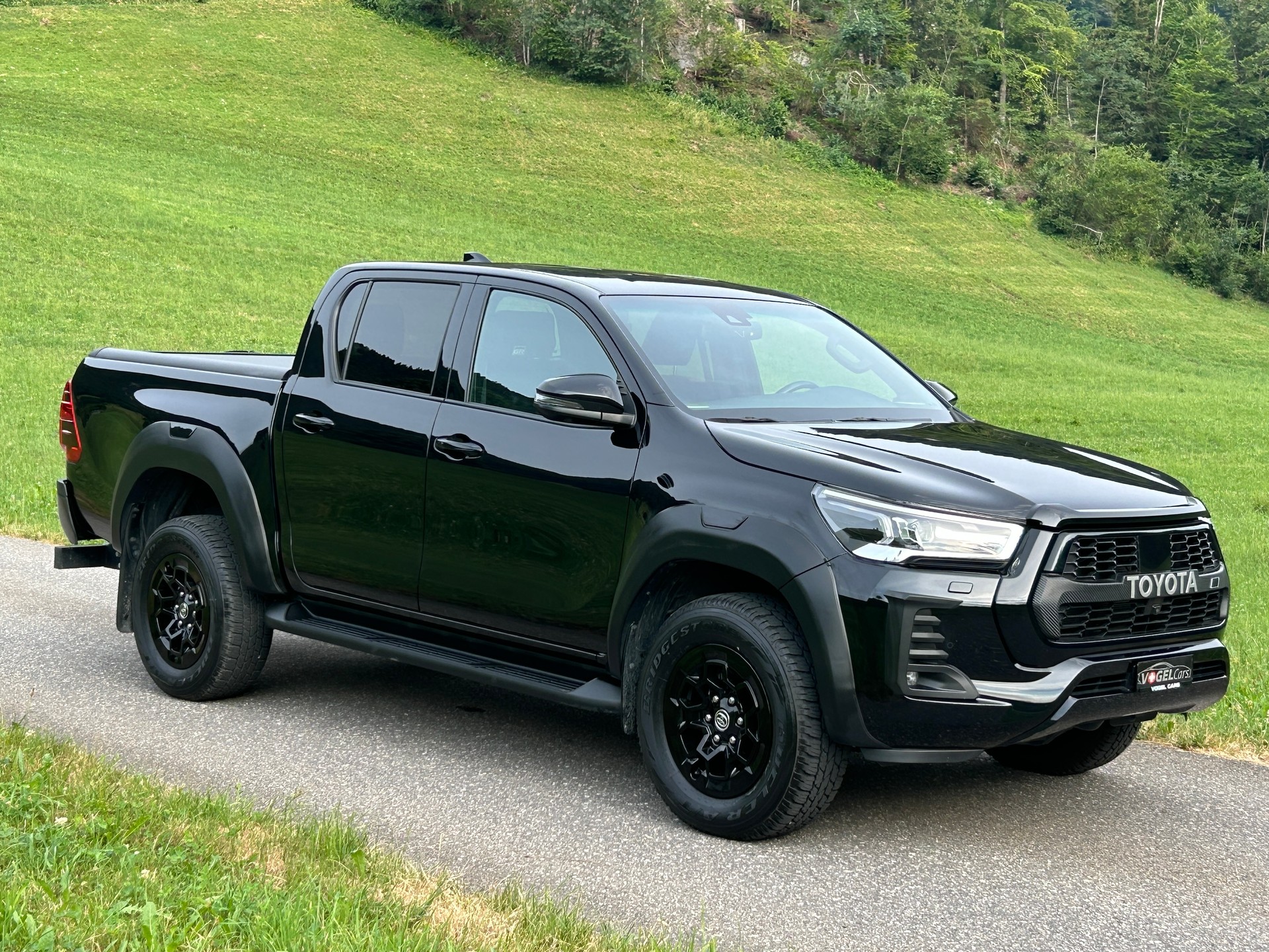 TOYOTA Hilux 2.8D GR Sport 230PS Double Cab 4x4 A-image-2