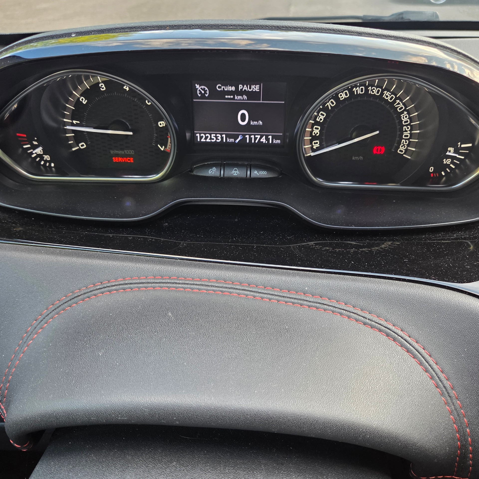 PEUGEOT 208 1.6 Turbo GTi-image-15