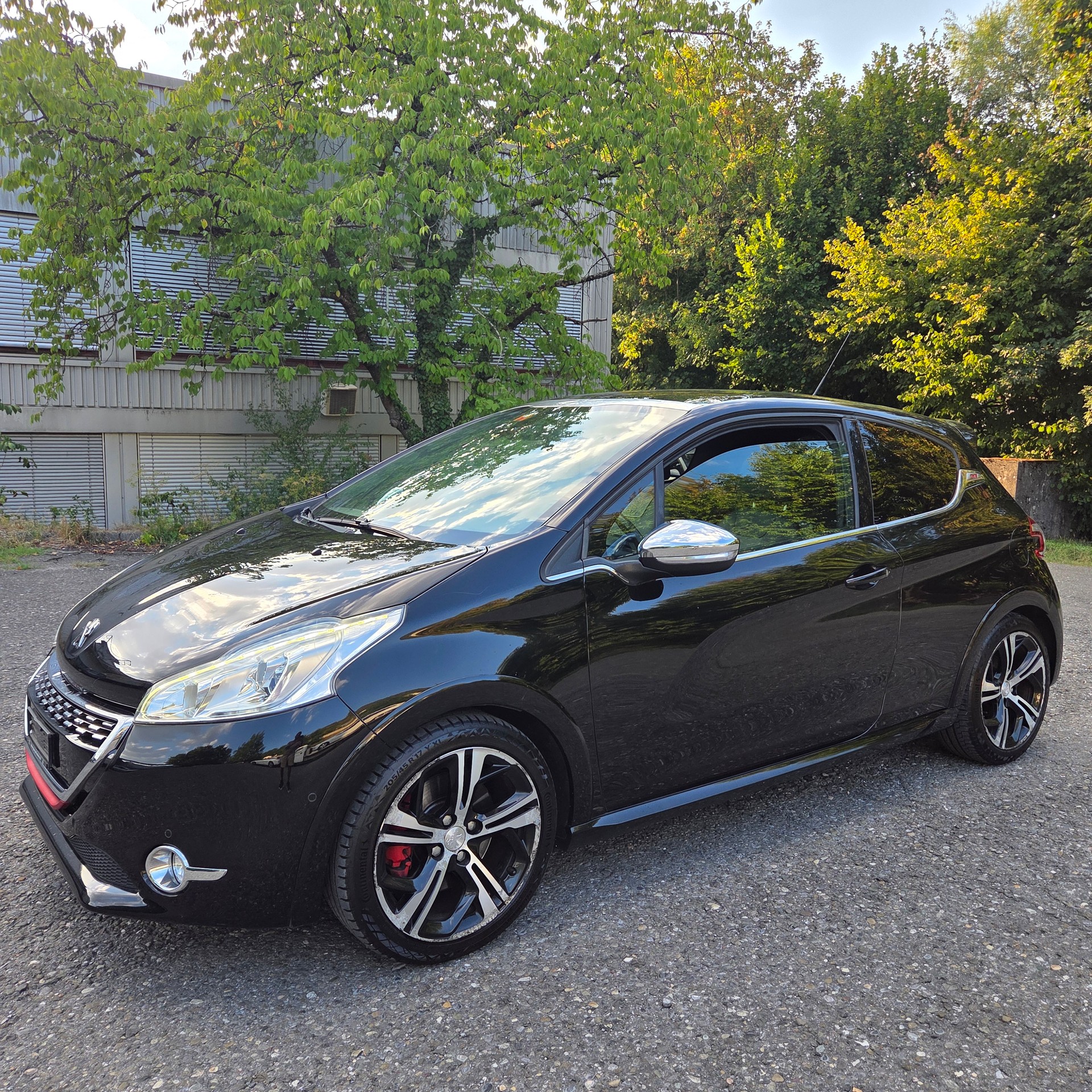 PEUGEOT 208 1.6 Turbo GTi