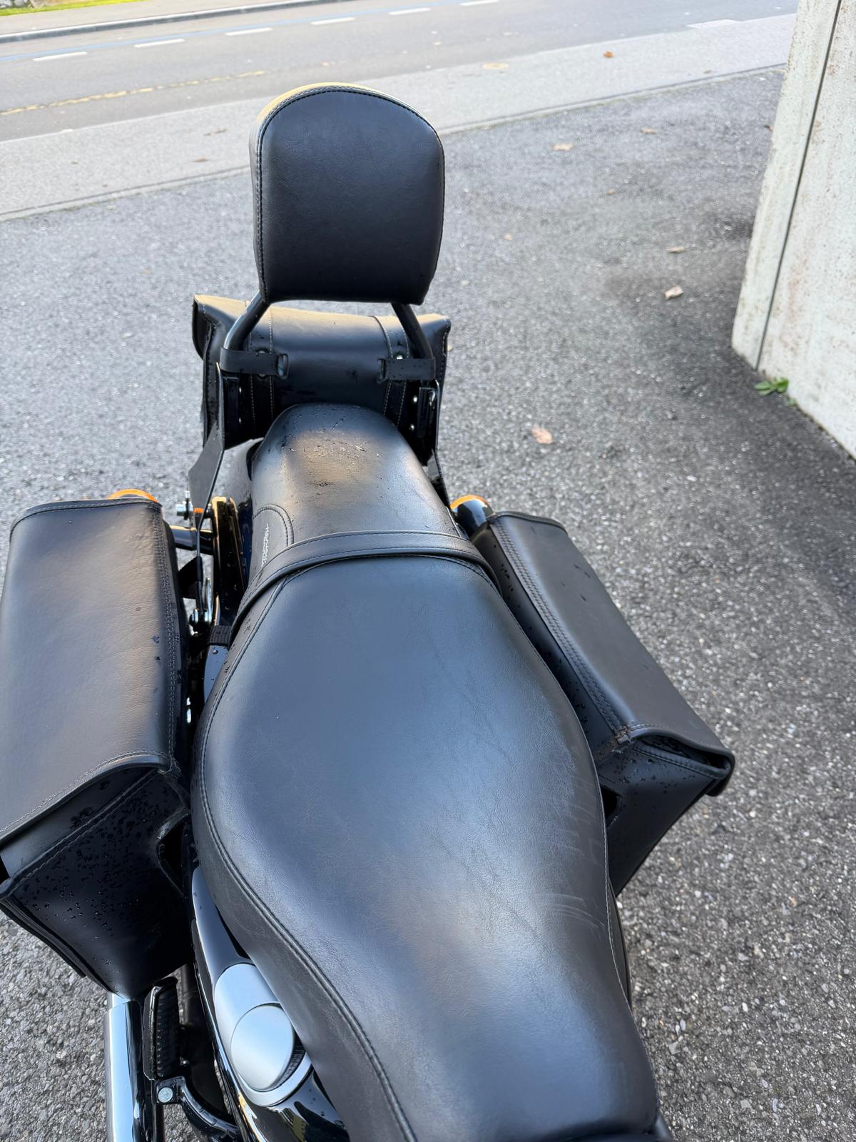 HARLEY-DAVIDSON XL 883 N Sportster Iron-image-3