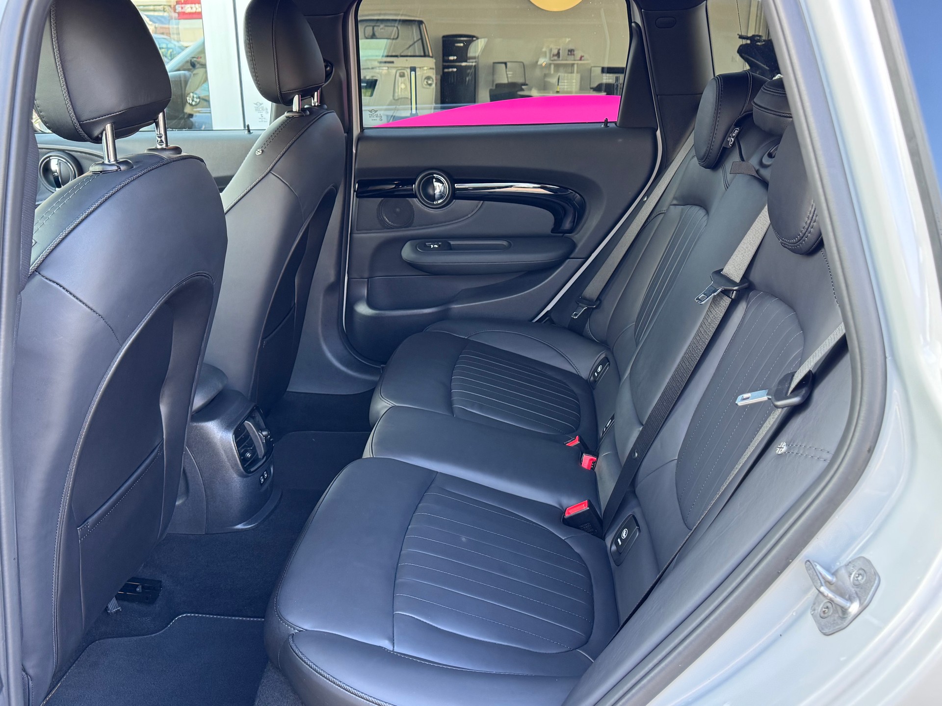 MINI Clubman Cooper S+4x4+Automat+LED+ACC+Navi+Bluetooth+Rückfahrkamera+18"Alu+Getönte Scheiben+Memory+Leder+Sitzheizung+-image-9