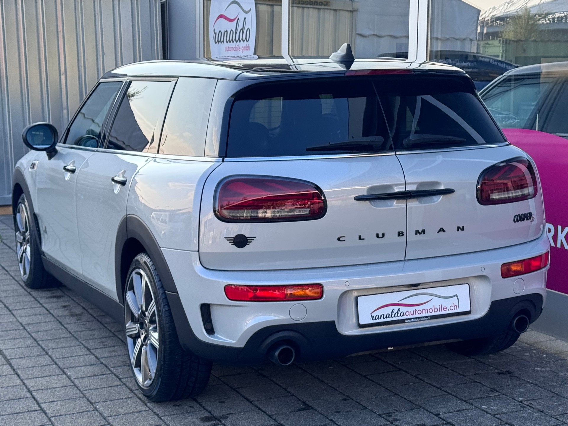 MINI Clubman Cooper S+4x4+Automat+LED+ACC+Navi+Bluetooth+Rückfahrkamera+18"Alu+Getönte Scheiben+Memory+Leder+Sitzheizung+-image-6