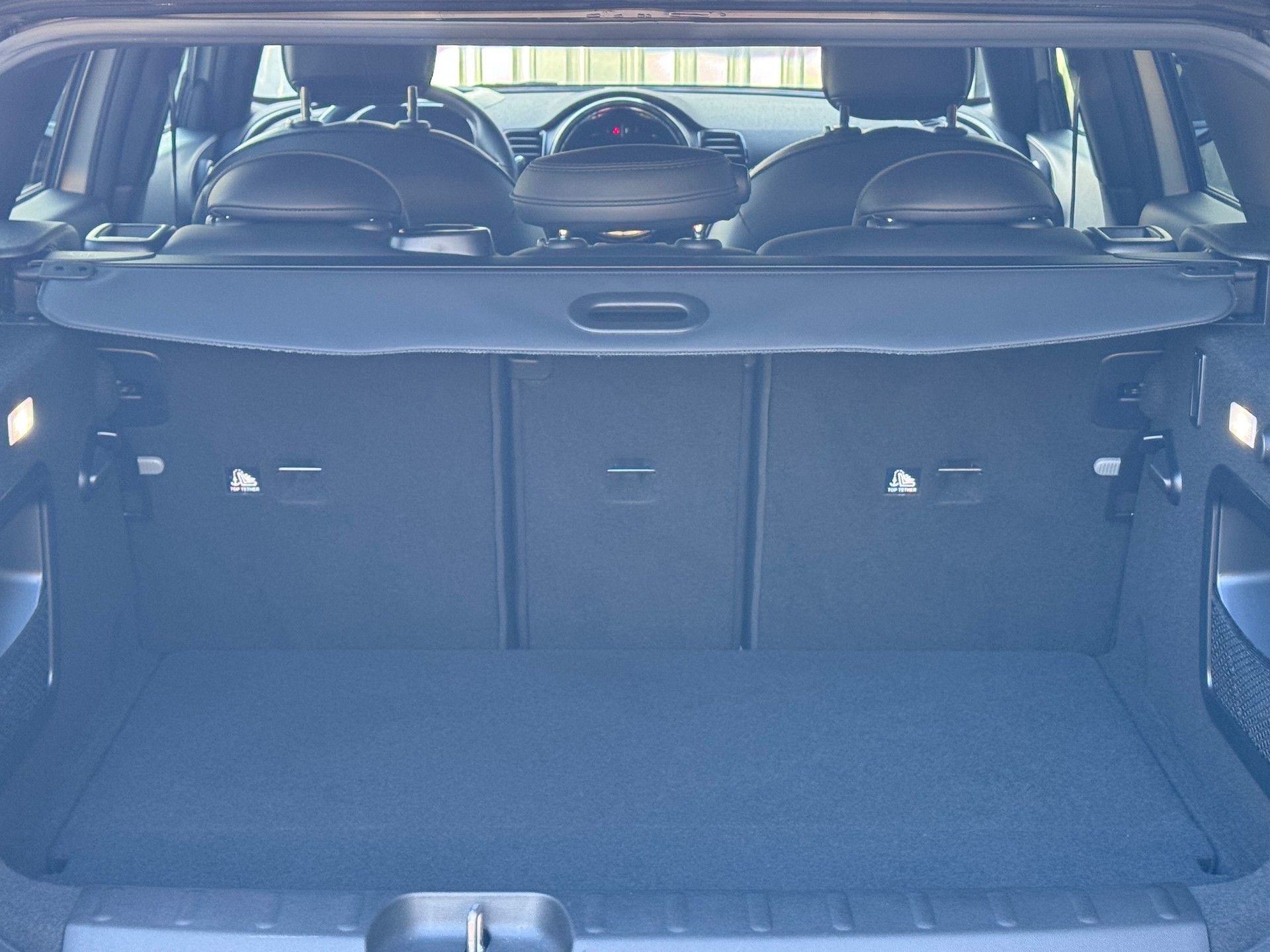 MINI Clubman Cooper S+4x4+Automat+LED+ACC+Navi+Bluetooth+Rückfahrkamera+18"Alu+Getönte Scheiben+Memory+Leder+Sitzheizung+-image-8