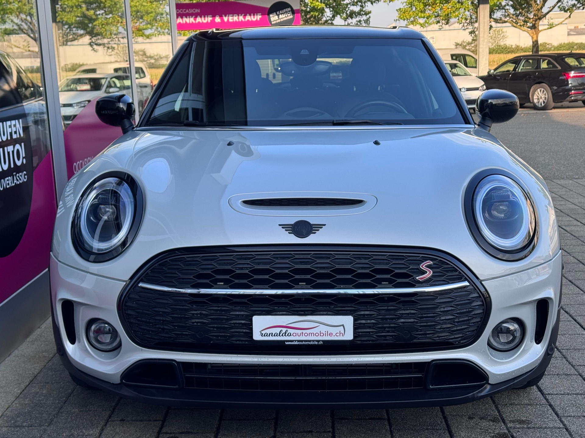 MINI Clubman Cooper S+4x4+Automat+LED+ACC+Navi+Bluetooth+Rückfahrkamera+18"Alu+Getönte Scheiben+Memory+Leder+Sitzheizung+-showroom-element-3