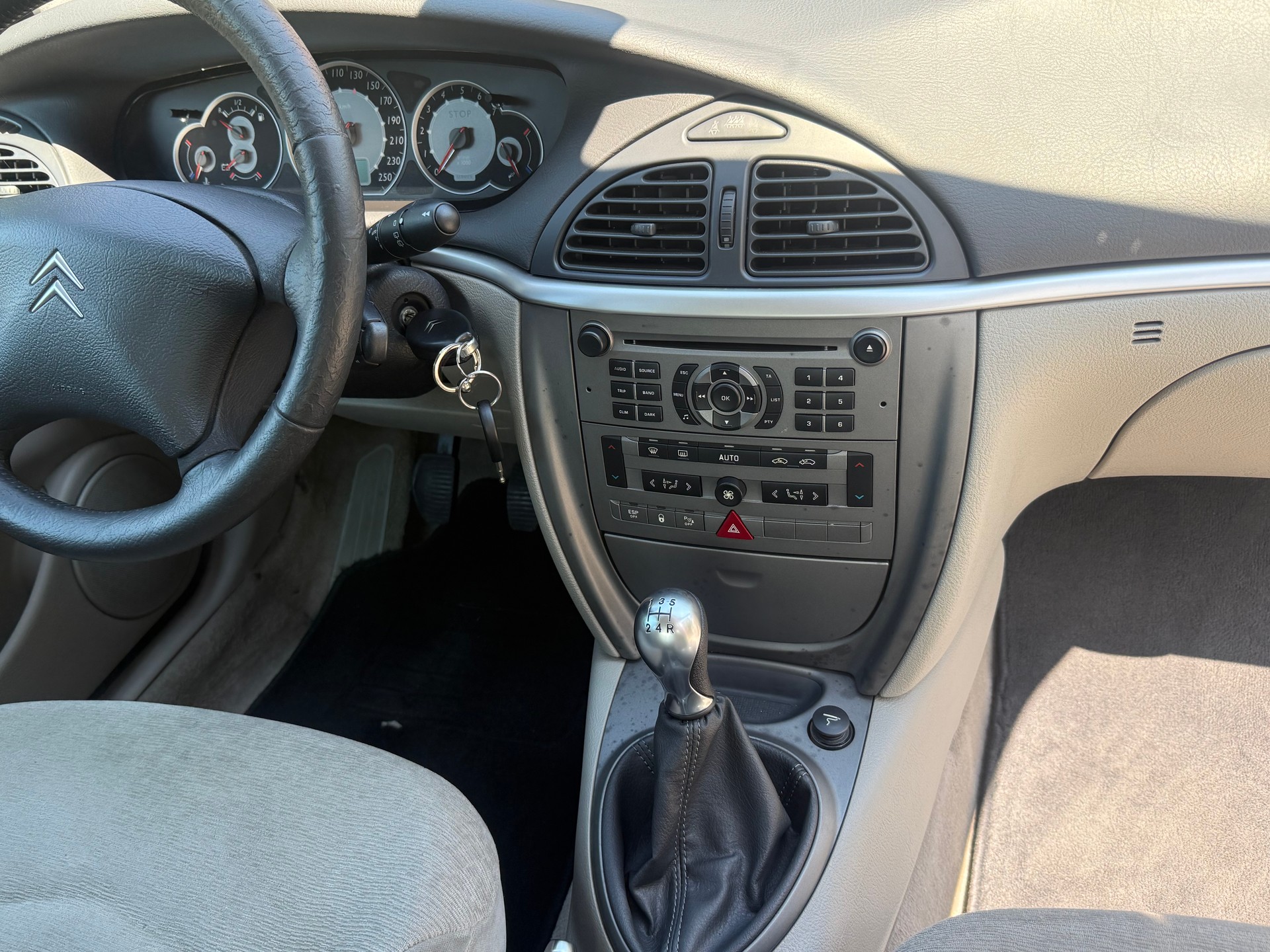 CITROEN C5 Berline 1.6 HDi SX-image-19
