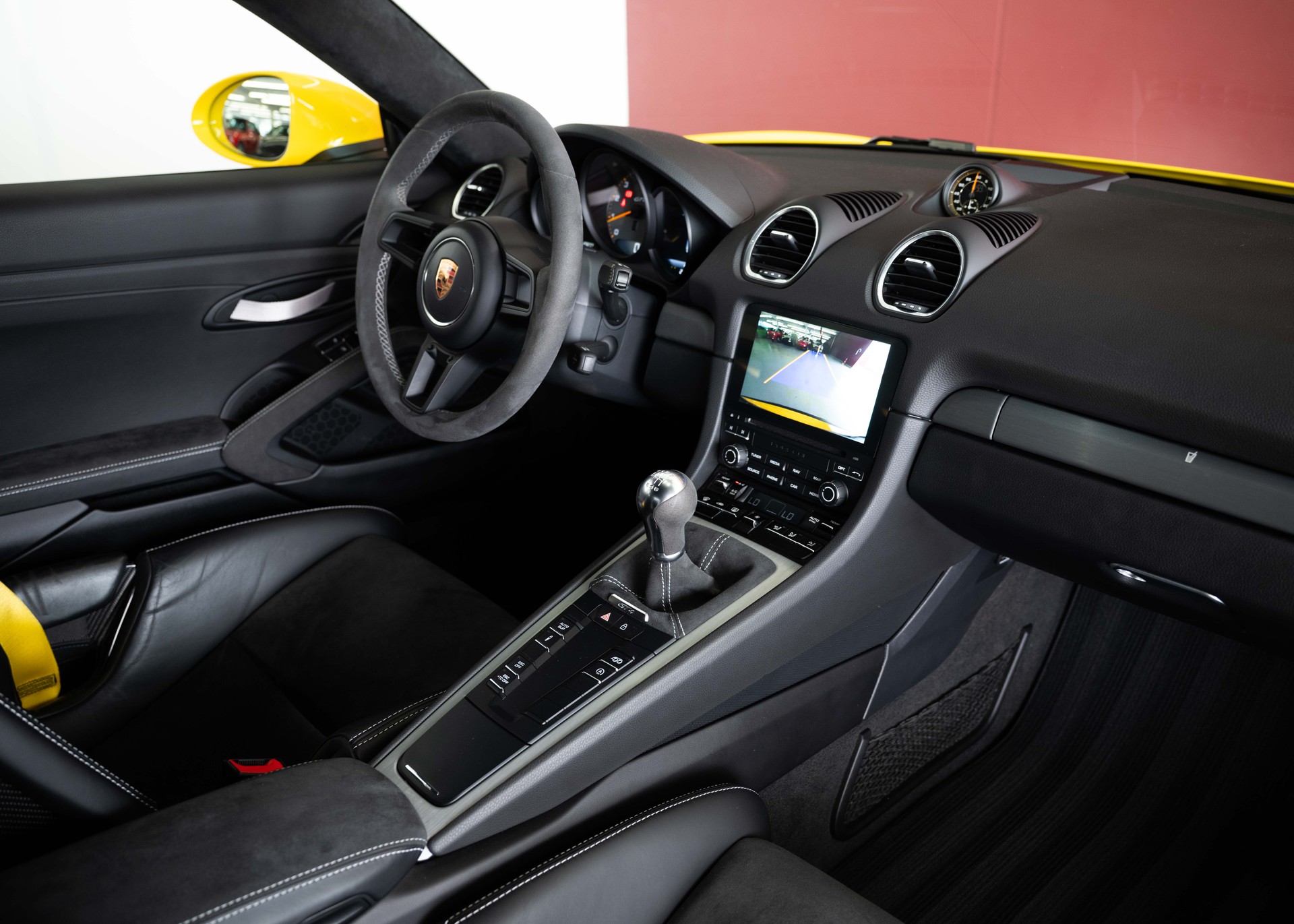 PORSCHE 718 Cayman GT4 (1st hand, Swiss car, fantastic condition, full Porsche history)-image-16