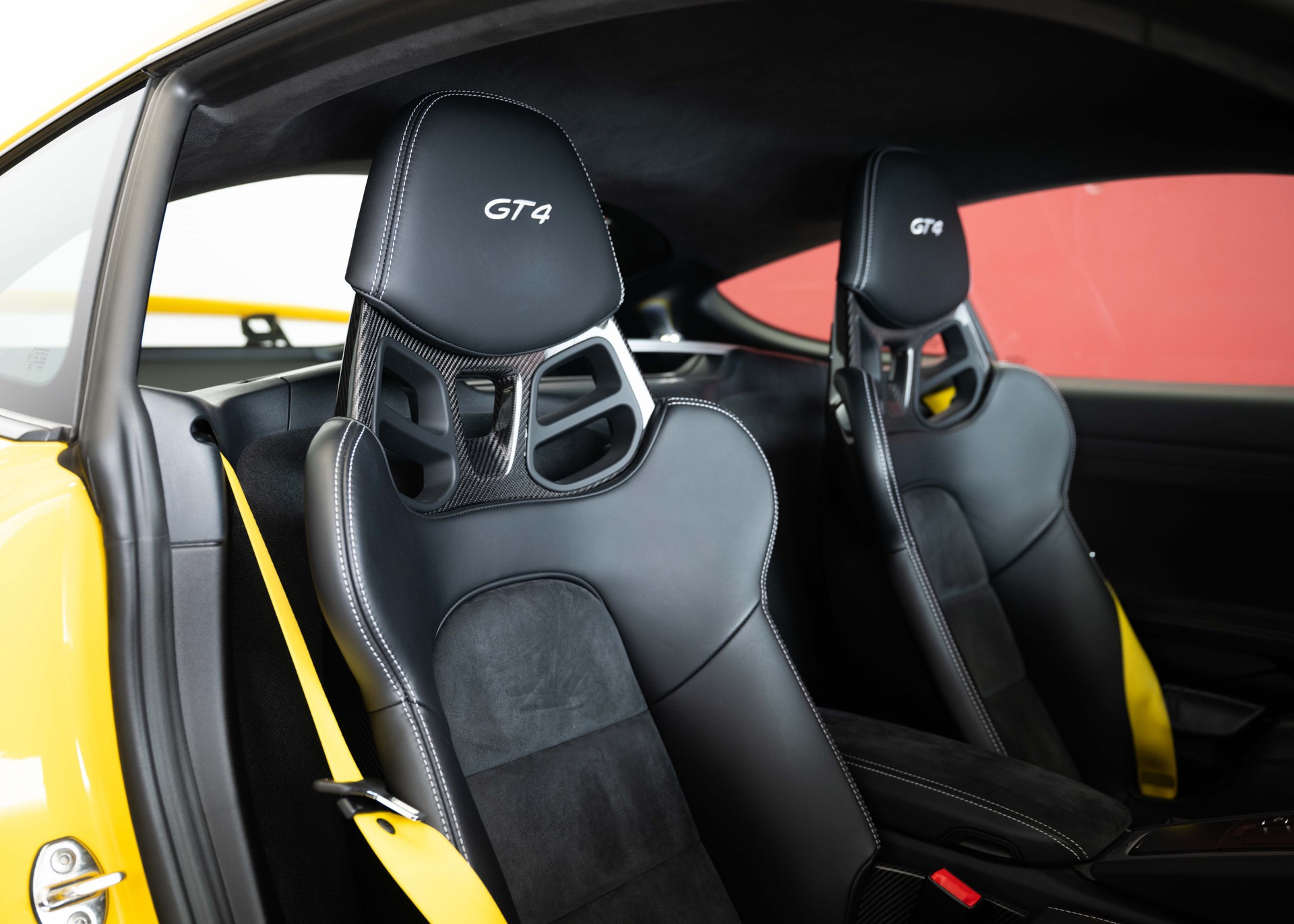 PORSCHE 718 Cayman GT4 (1st hand, Swiss car, fantastic condition, full Porsche history)-image-24