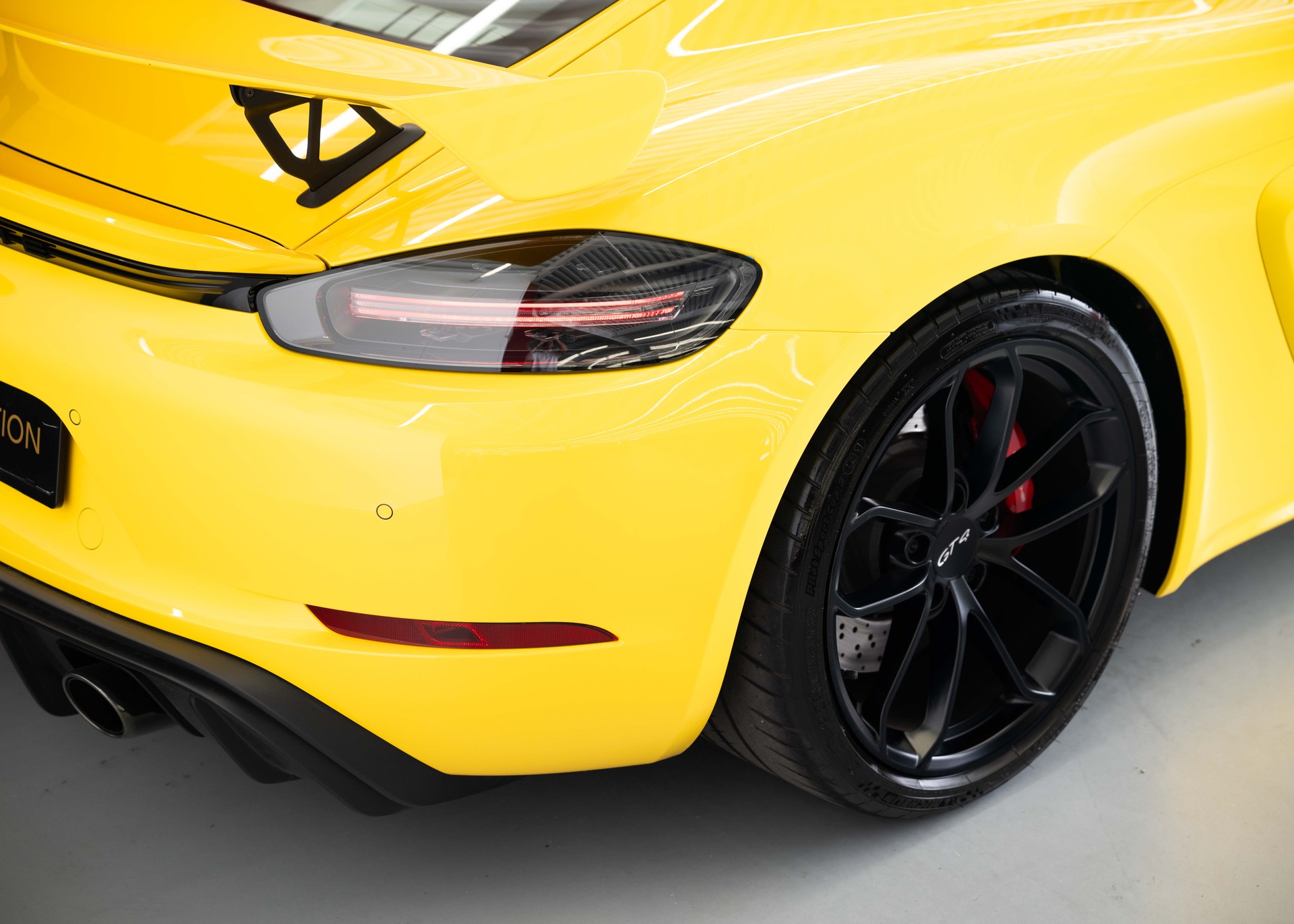 PORSCHE 718 Cayman GT4 (1st hand, Swiss car, fantastic condition, full Porsche history)-image-14